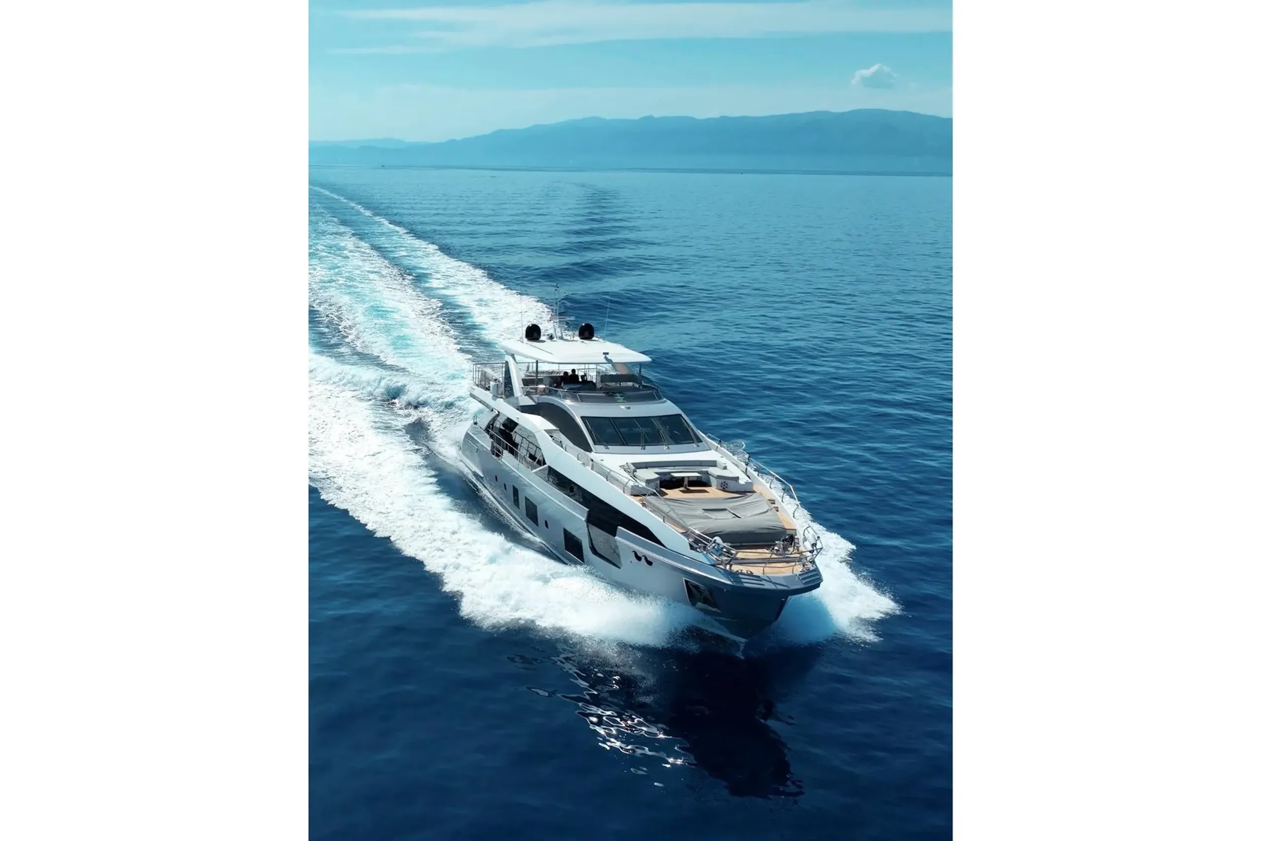Azimut 27m - Photograph 1
