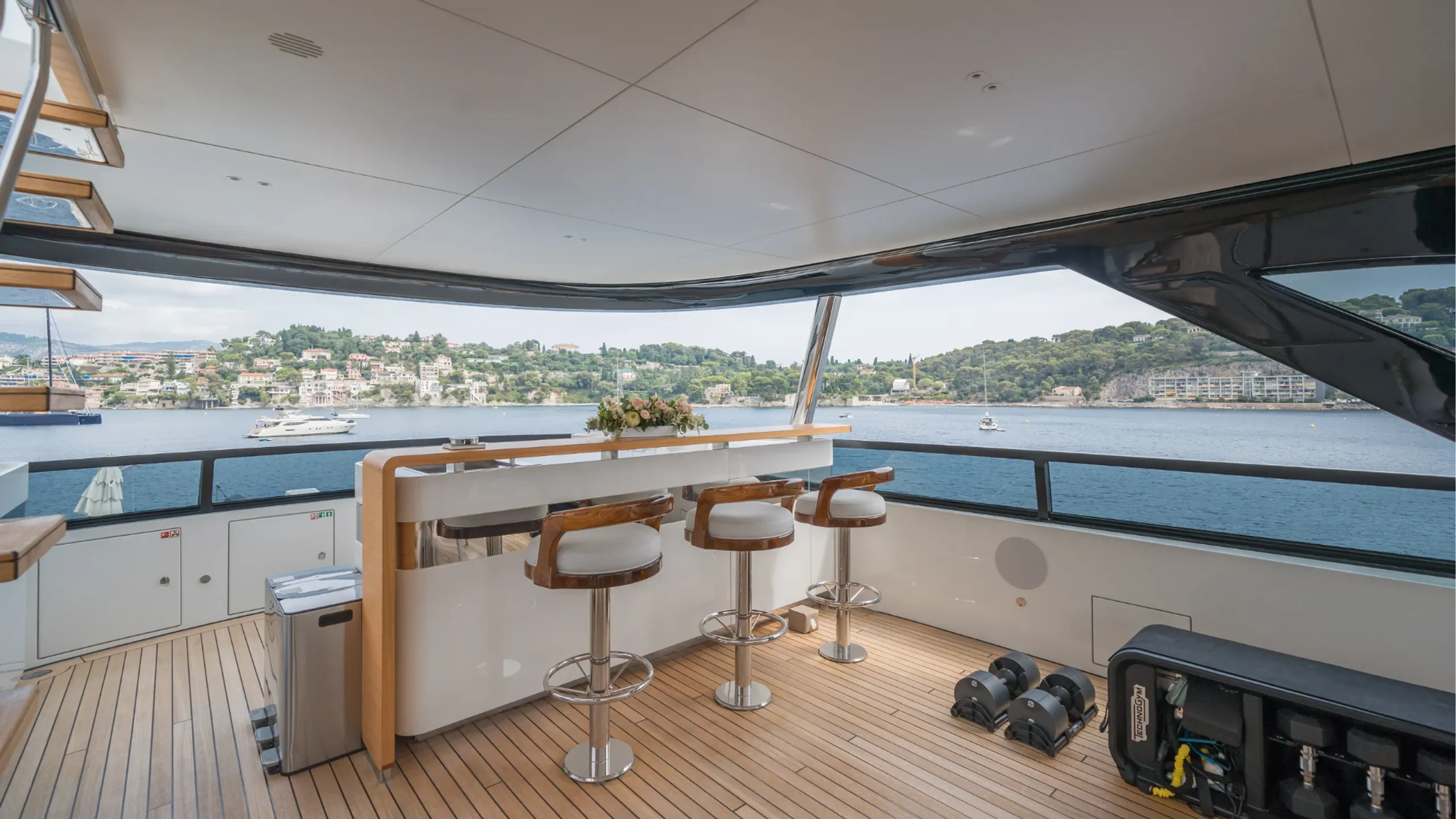 Benetti 36.9m (photograph 6)