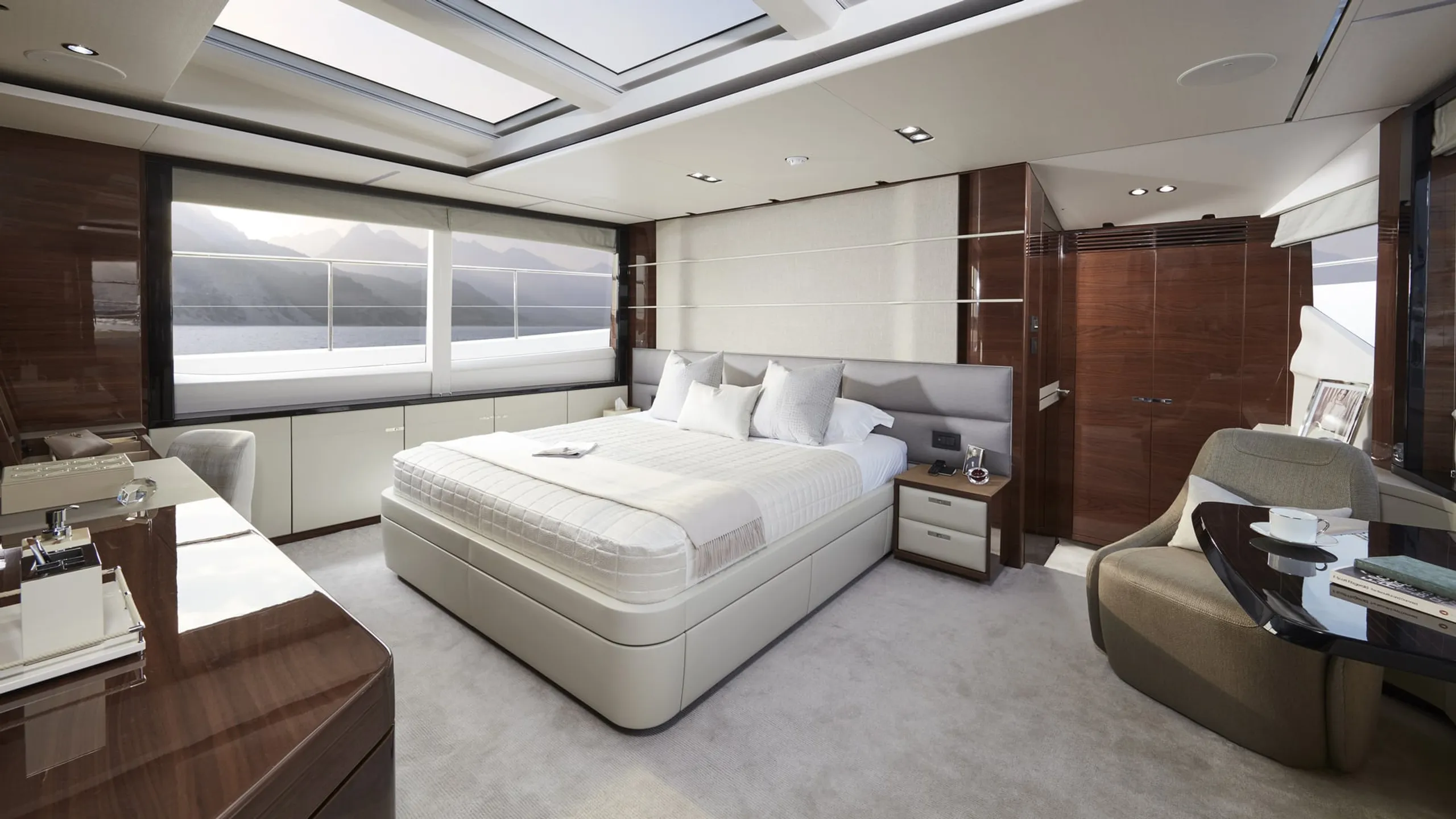 Princess Yachts 30m - Photograph 5