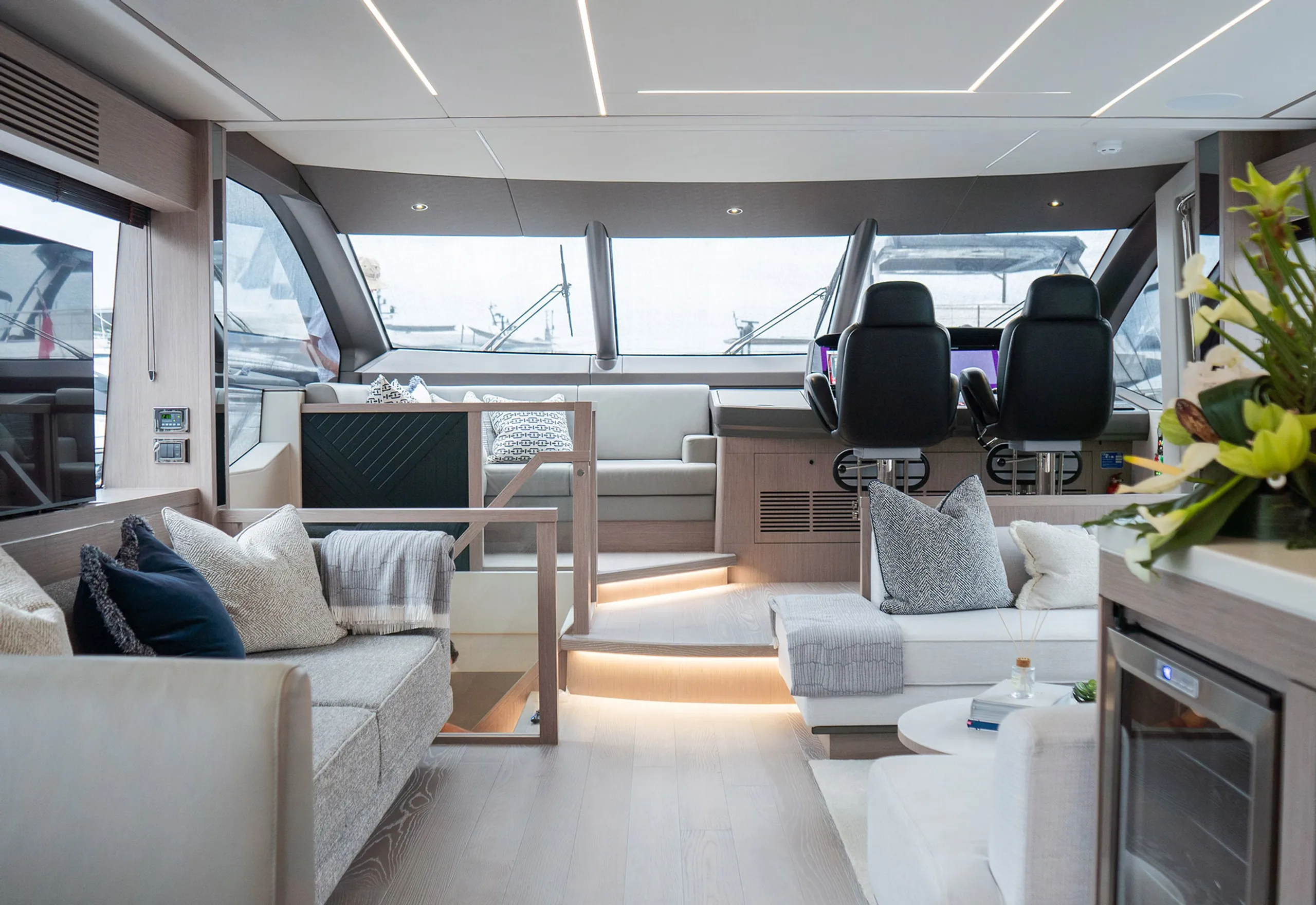 Sunseeker 24m - Photograph 8