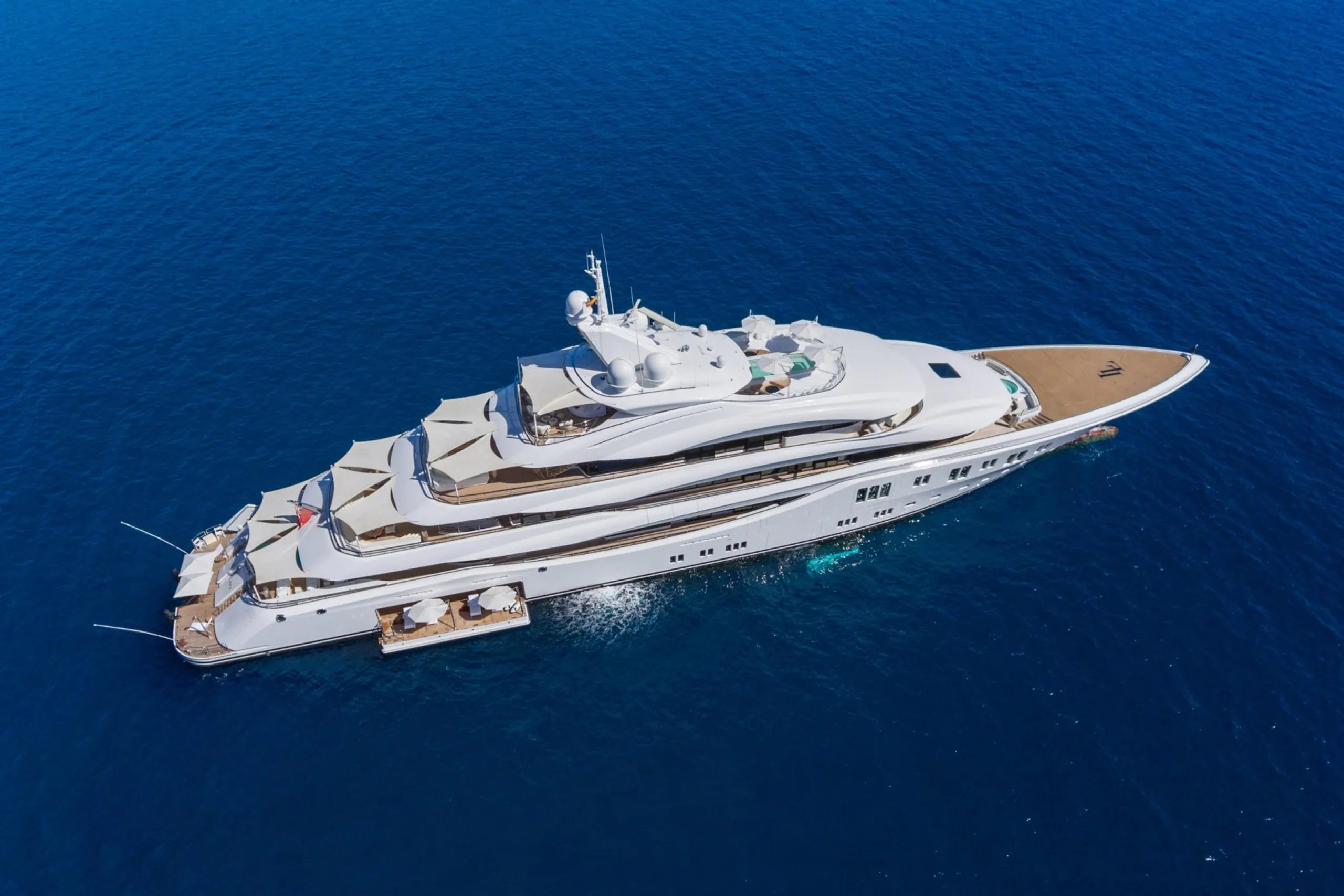 Lürssen 91m - Photograph 5