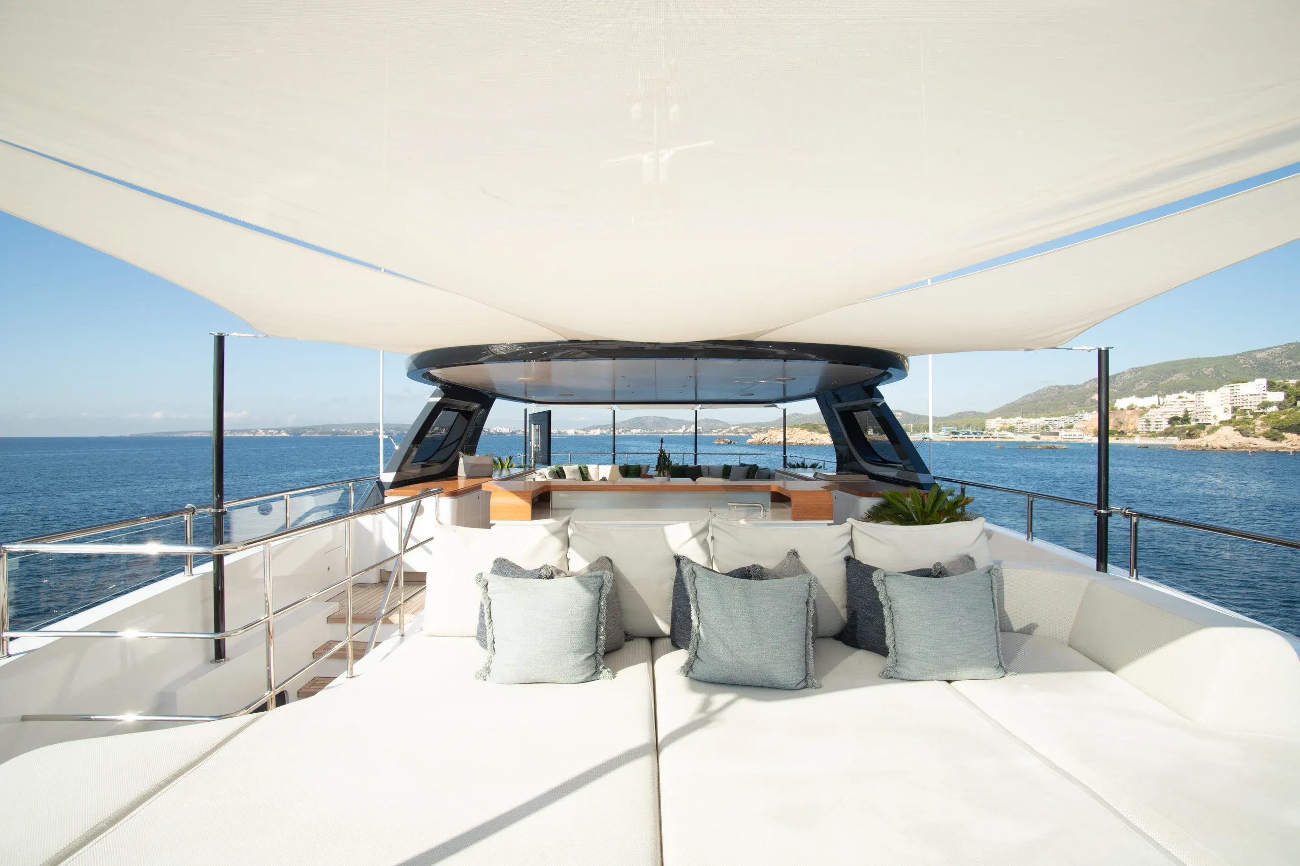 Benetti 40.8m (photograph 2)
