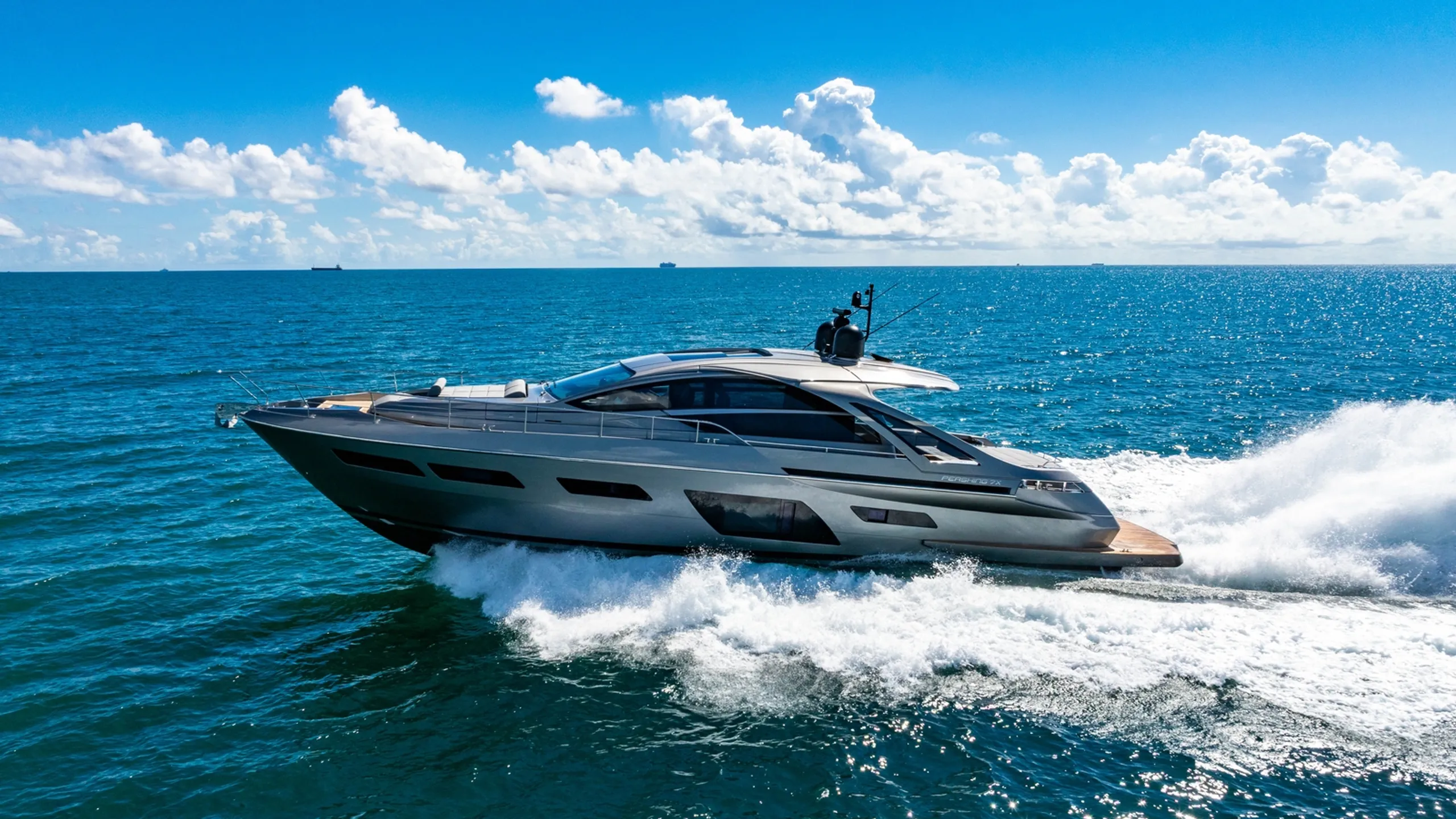 Pershing 21m - Photograph 3