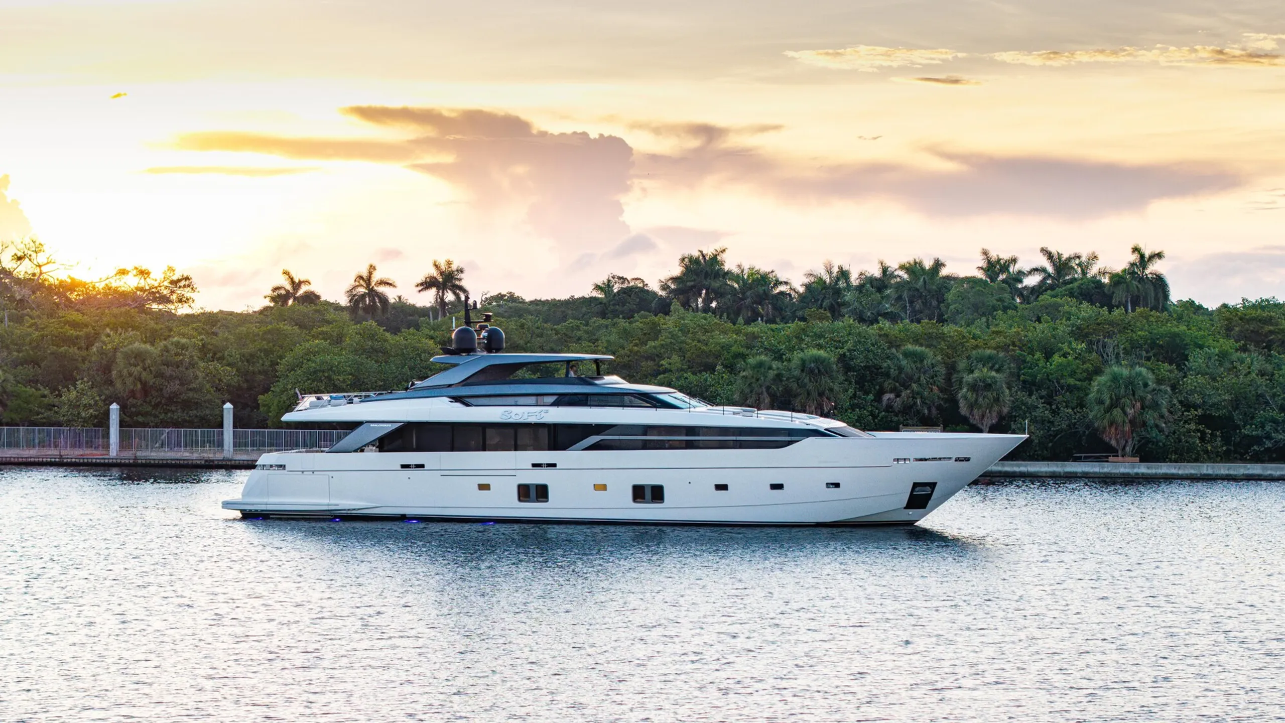 Sanlorenzo 37m - Photograph 1