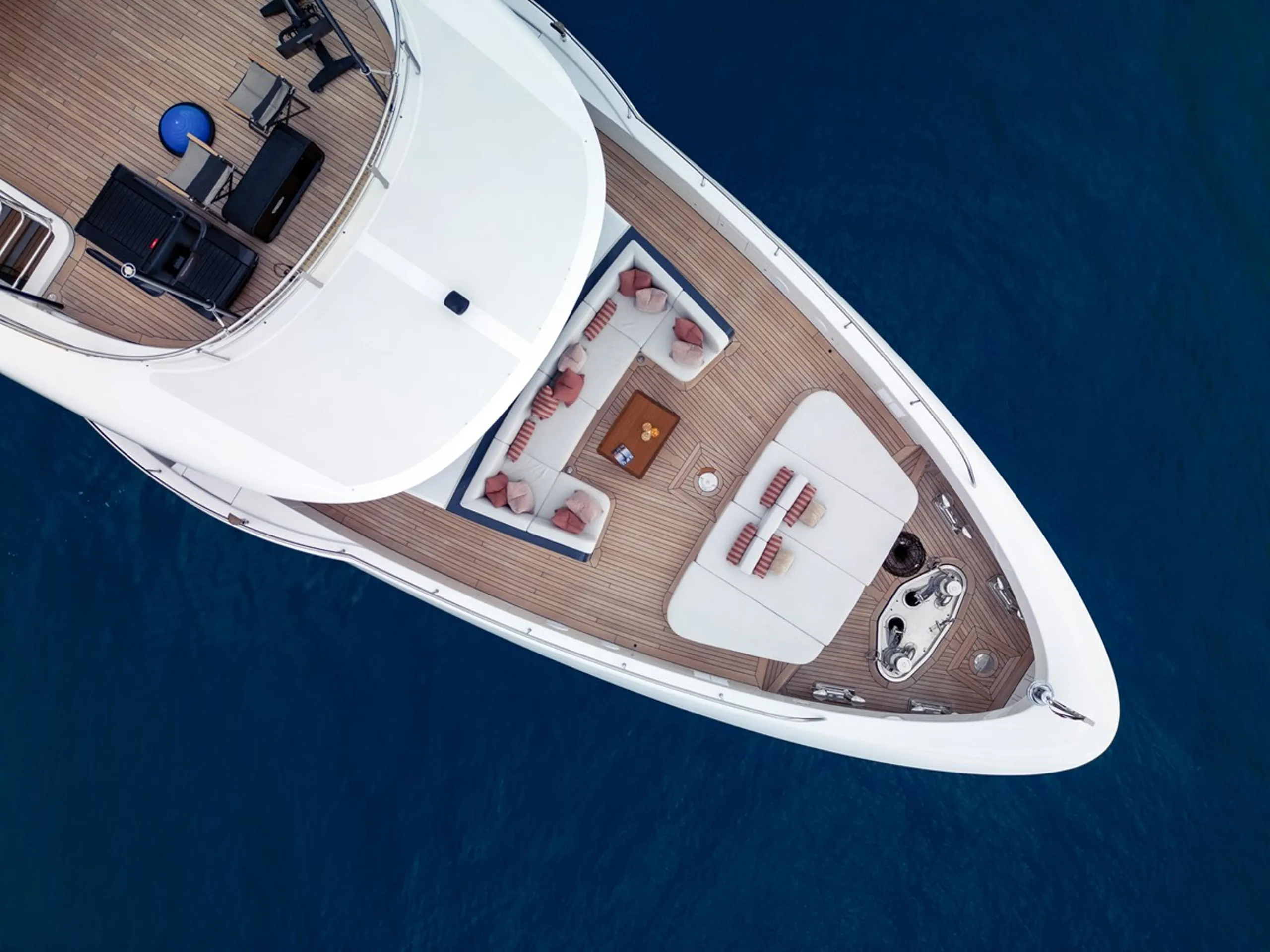 Benetti 34m - Photograph 3