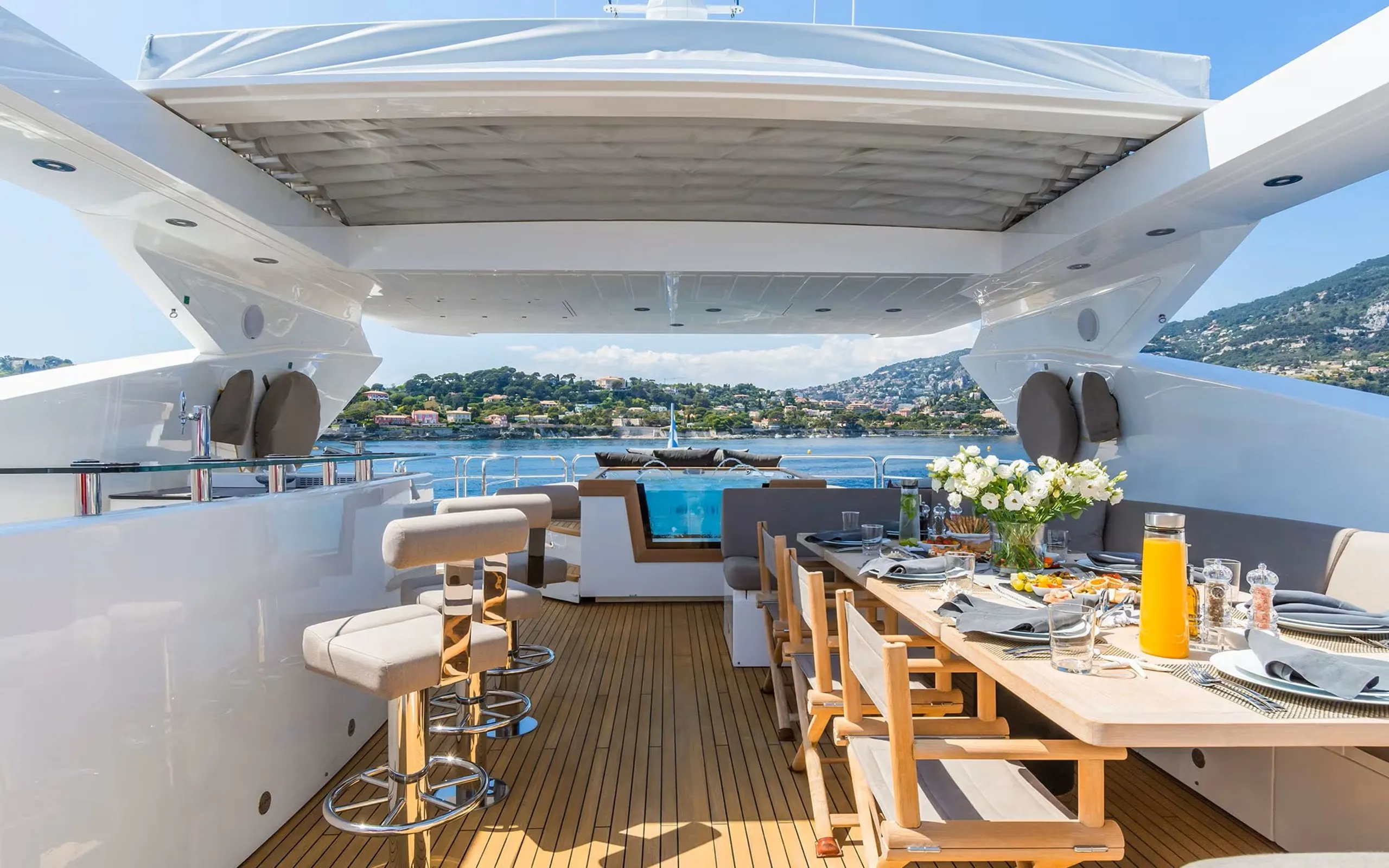 Sunseeker 34.5m (photograph 2)
