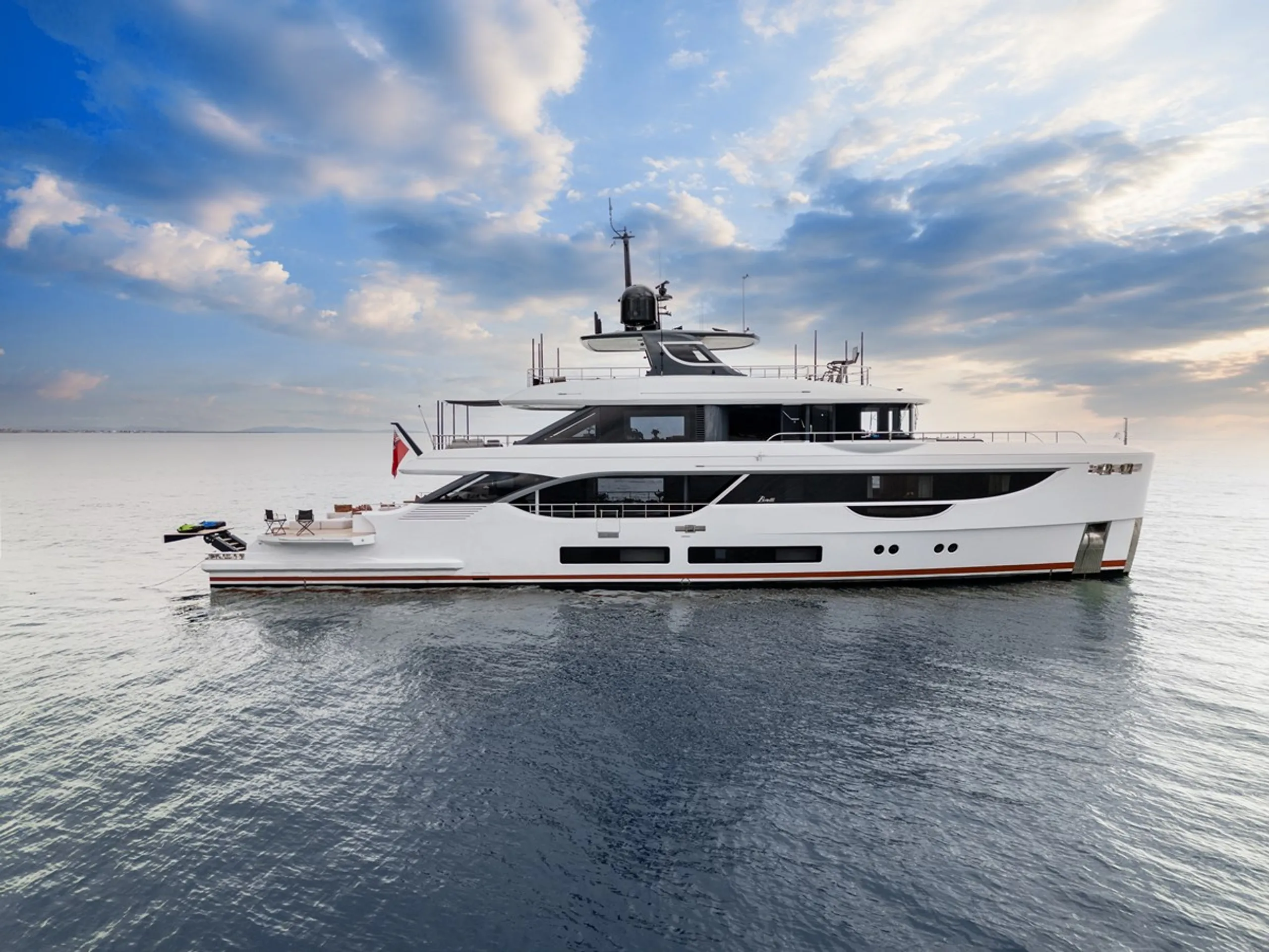 Benetti 34m - Photograph 2