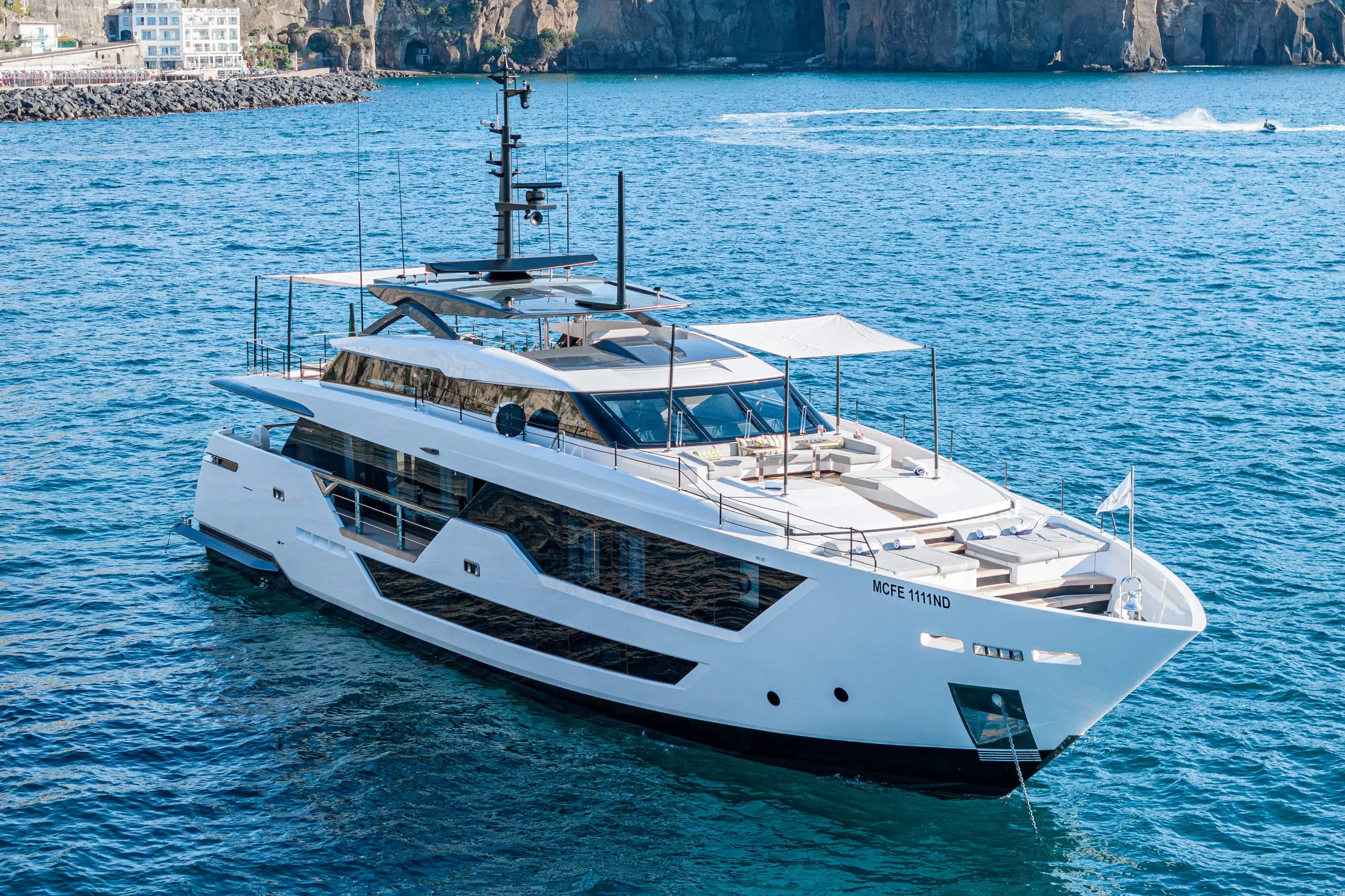 Ferretti 33-metre at anchor