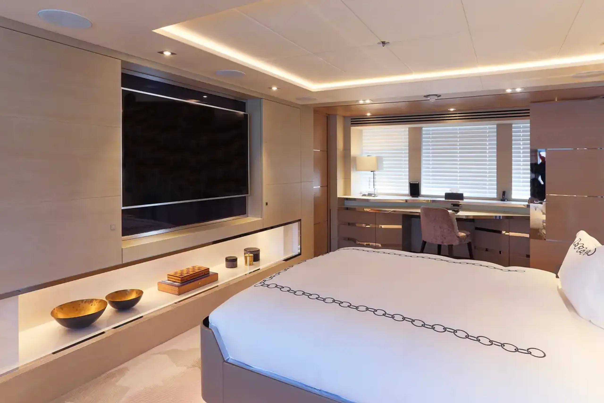 Heesen 47m - Photograph 5