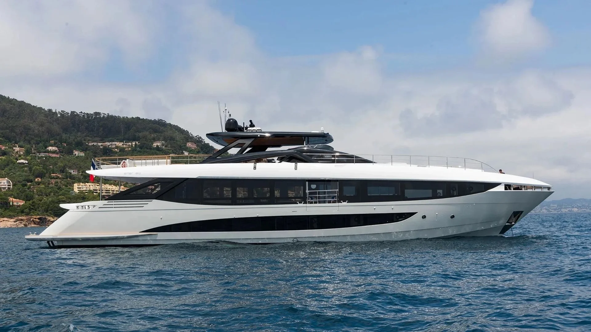 Amer 36-metre at anchor
