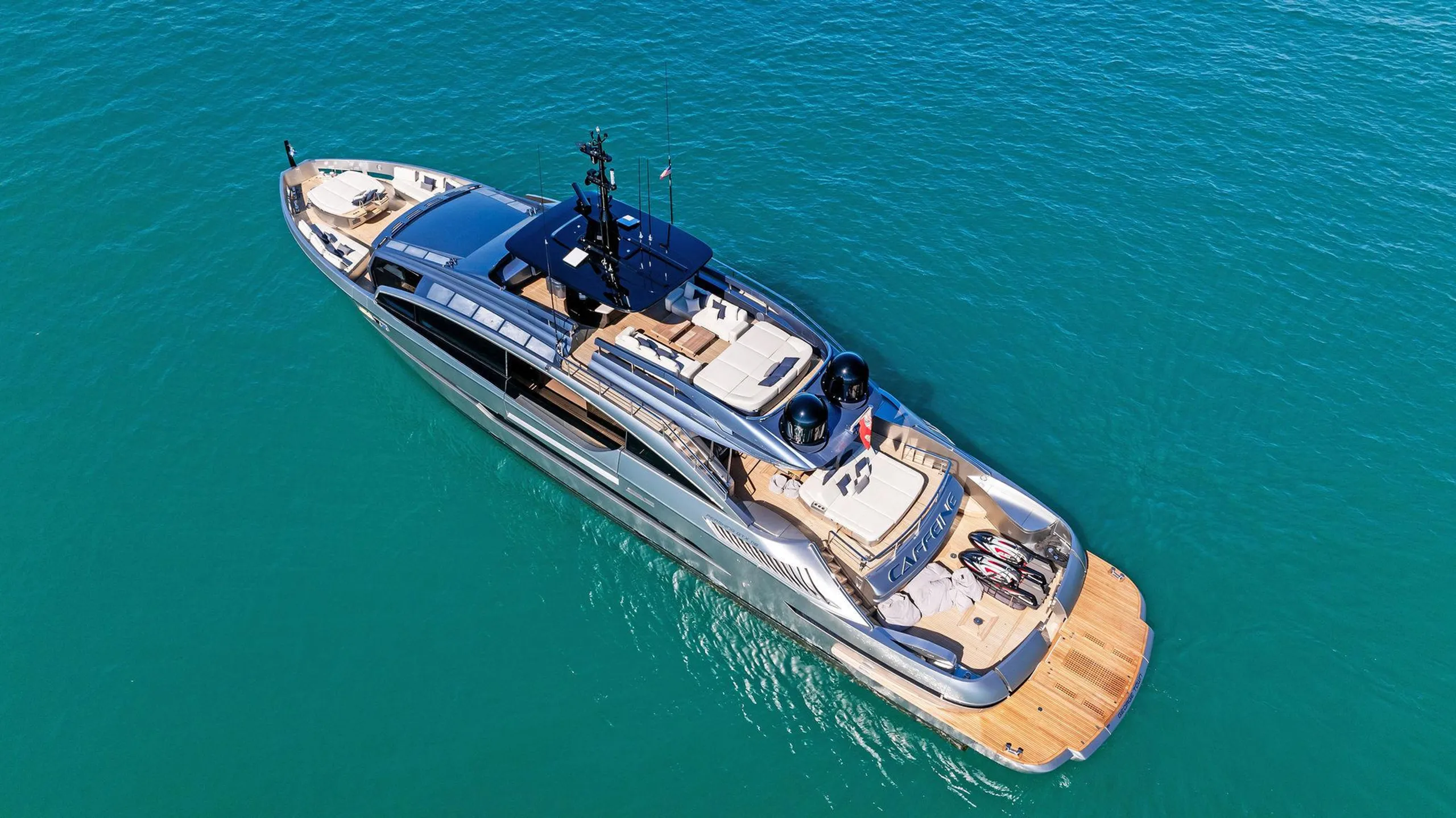 Pershing 35m - Photograph 3
