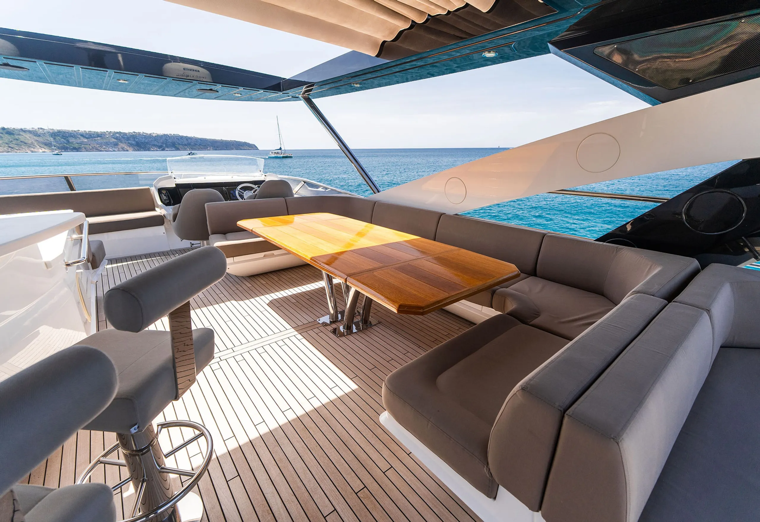 Sunseeker 26m - Photograph 7