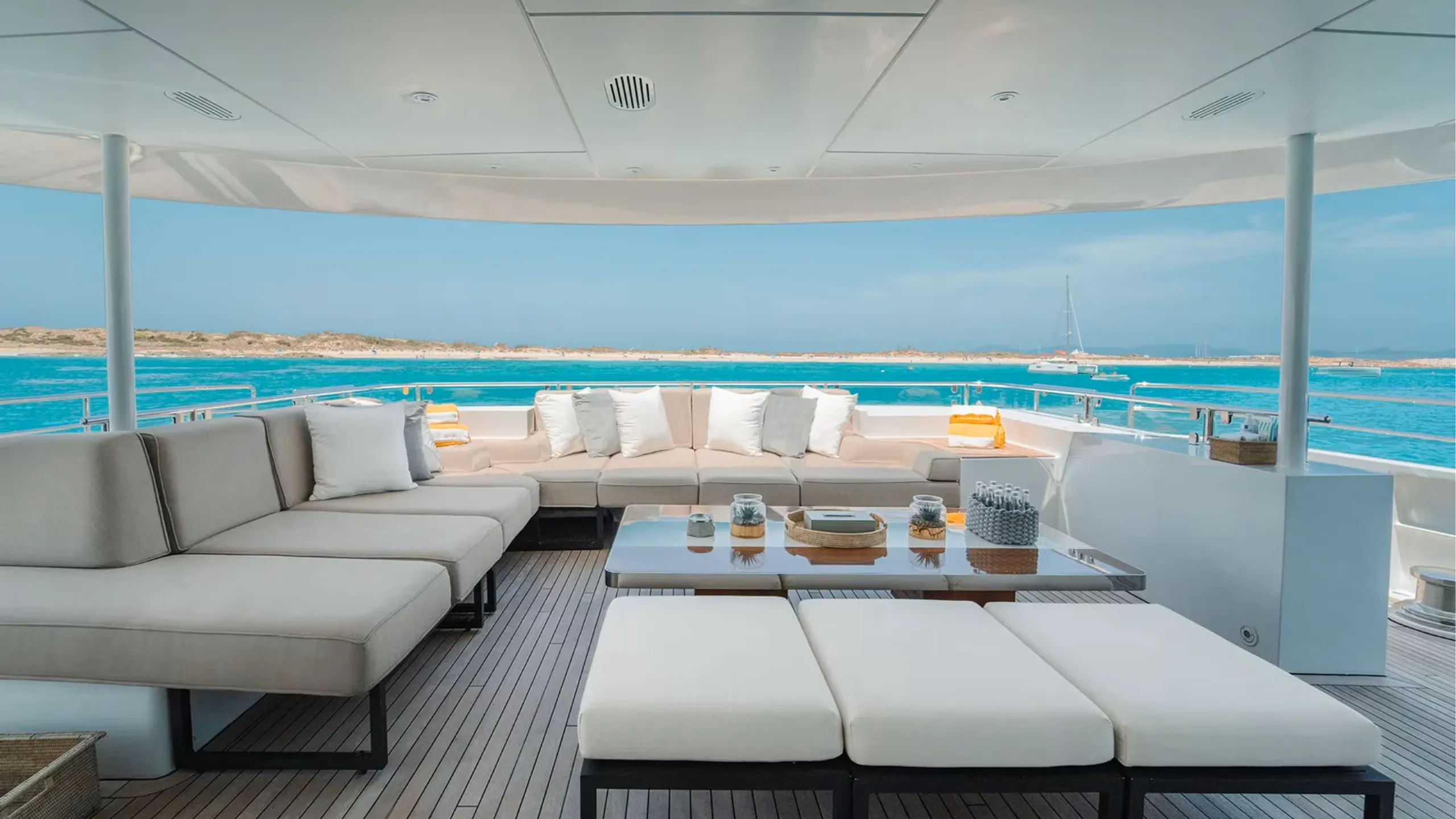 Heesen 46.7m (photograph 7)