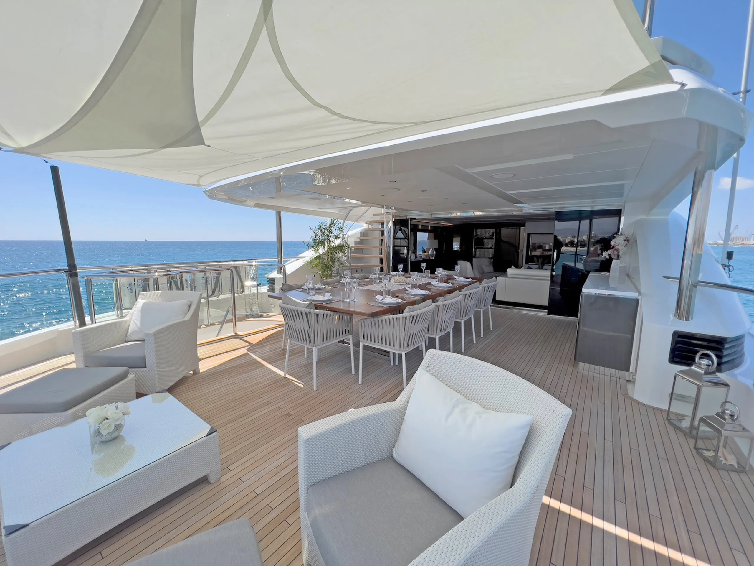 Princess Yachts 40m (photograph 6)