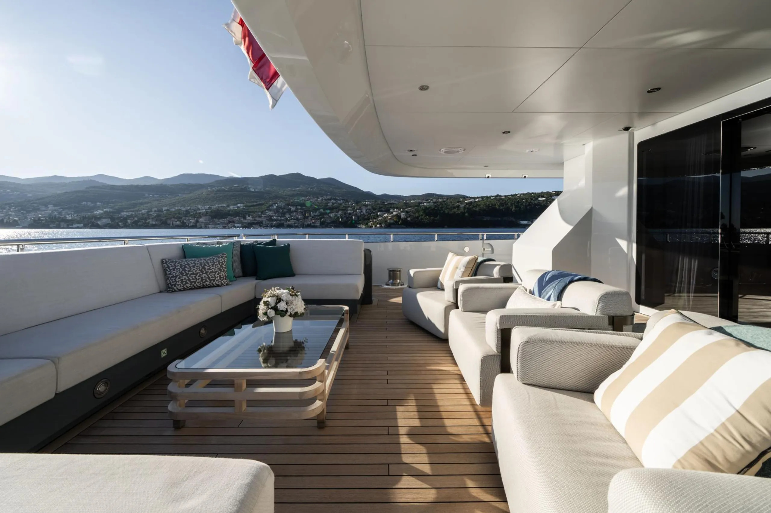 Heesen 55m - Photograph 8