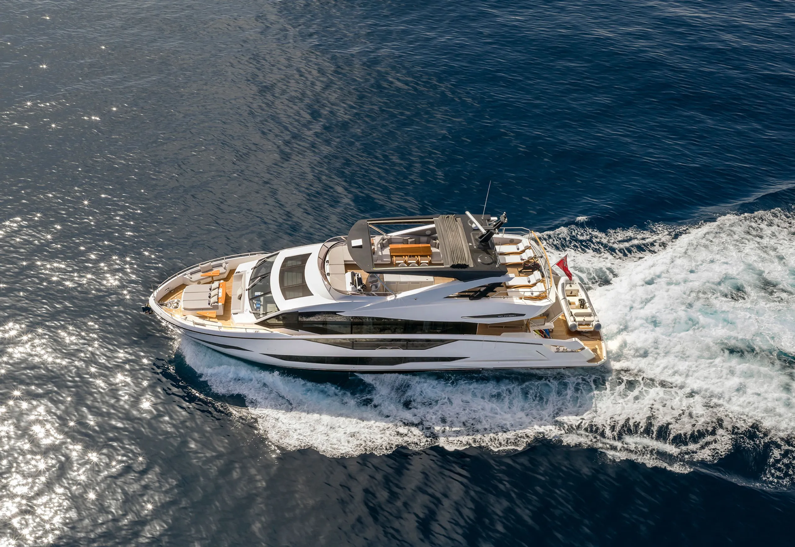 Sunseeker 27m - Photograph 3