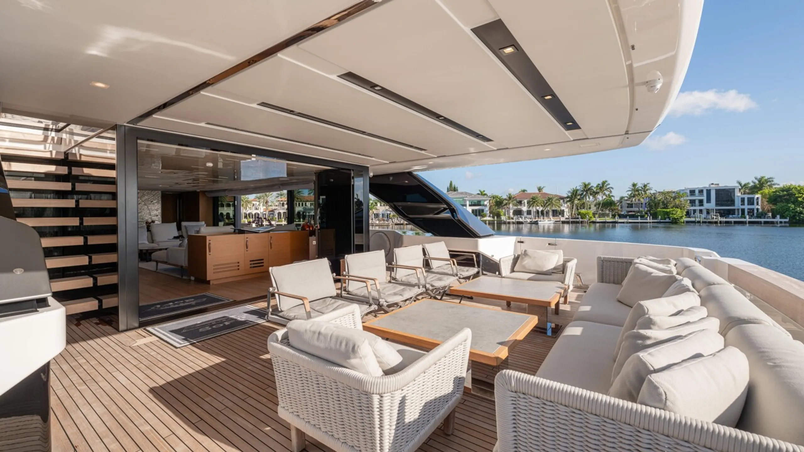 Sanlorenzo 37m - Photograph 3