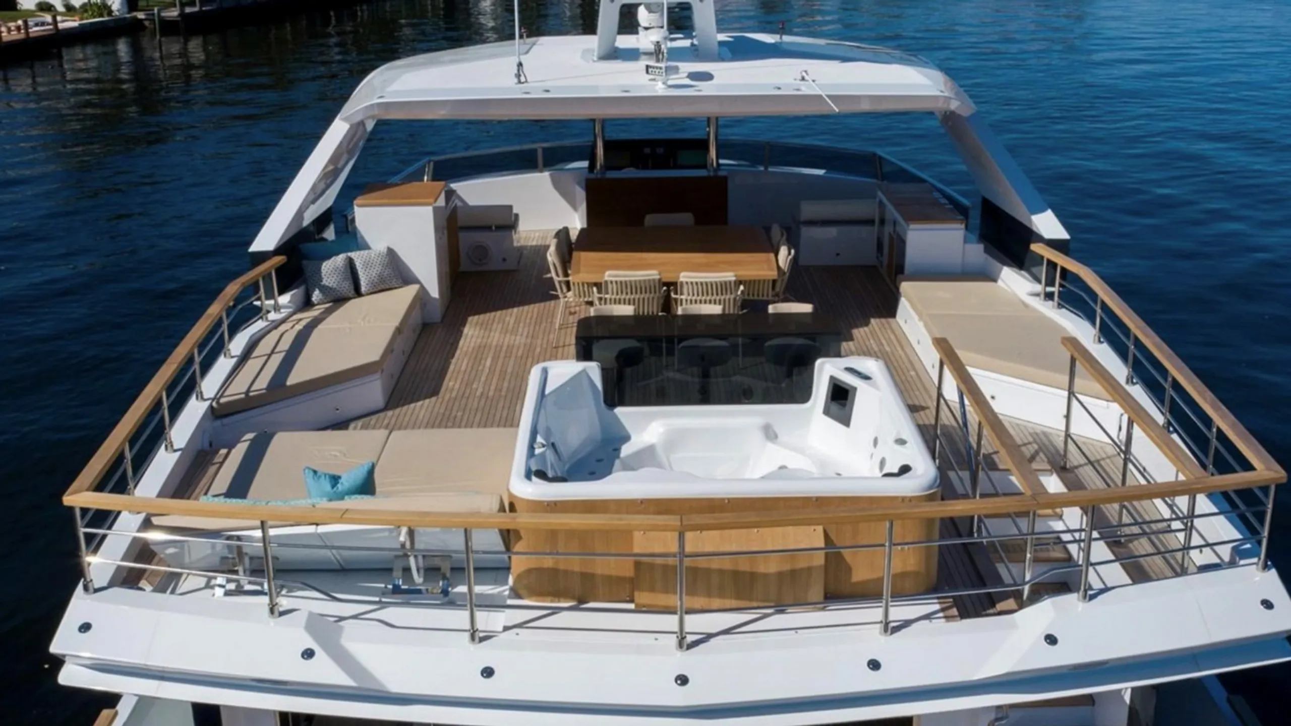 Numarine 33m - Photograph 2