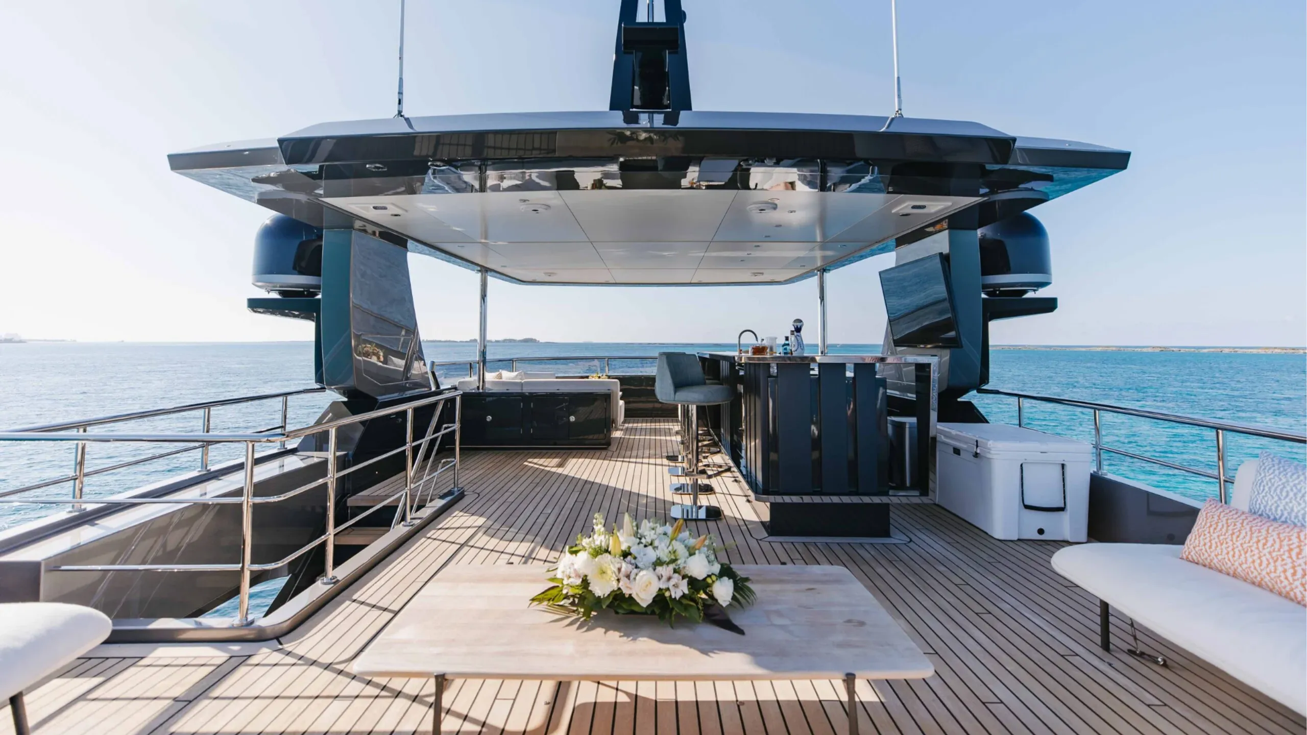 Ocean Alexander 34.57m (photograph 11)