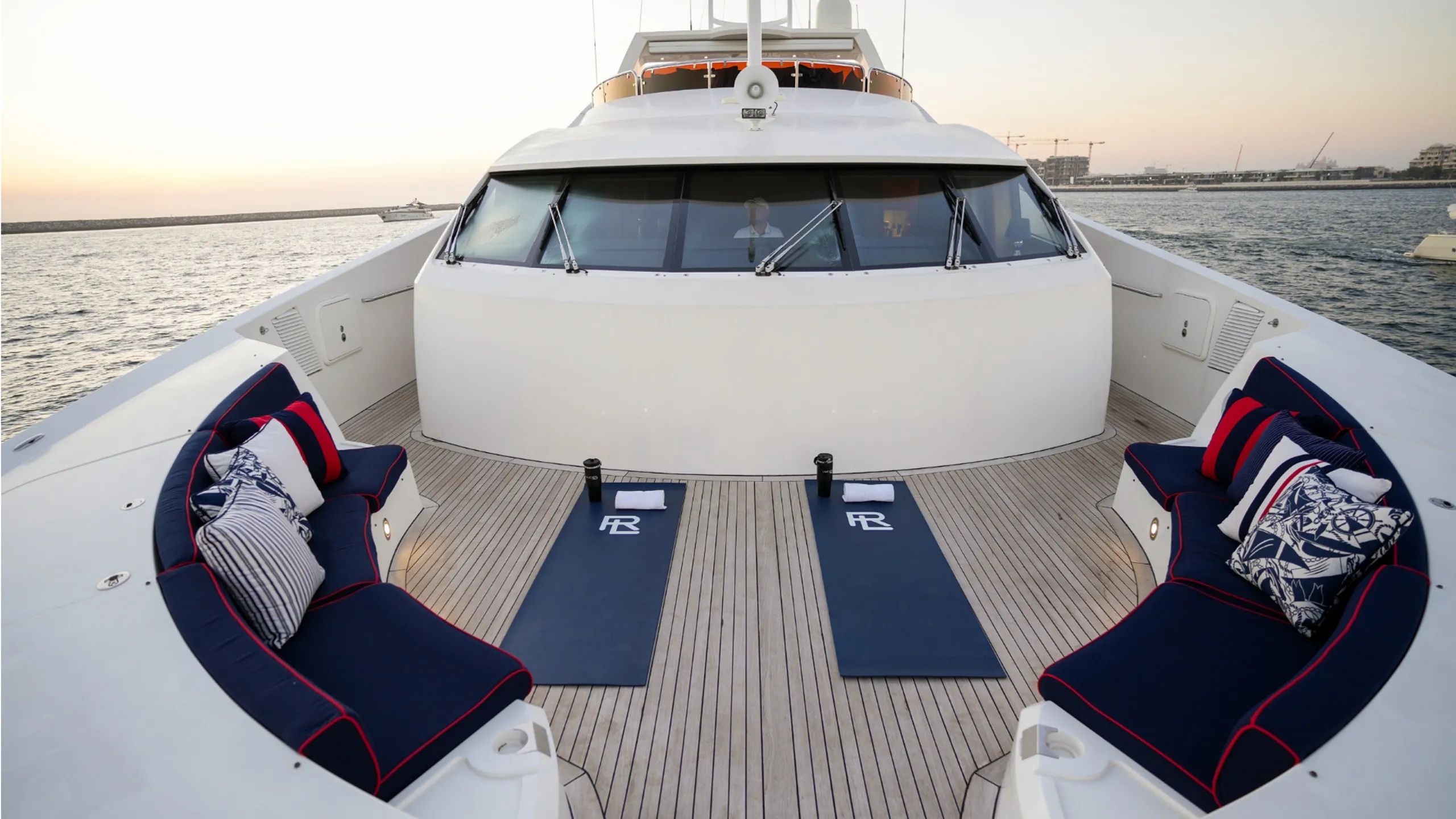 Sunseeker 40m - Photograph 7