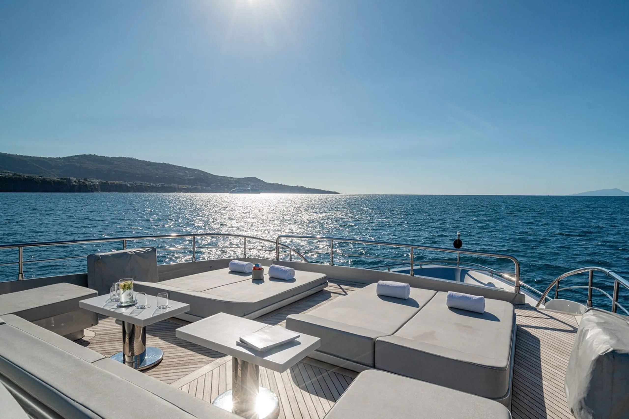 Maiora 36m (photograph 10)