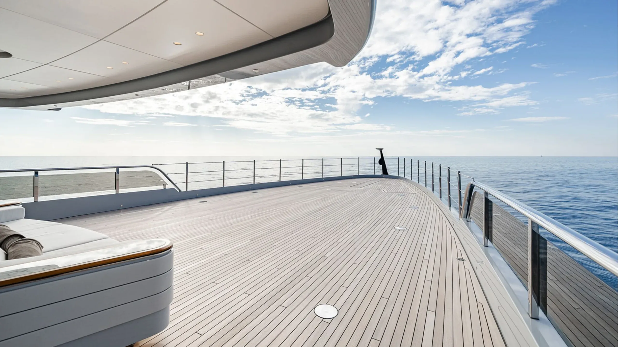 Mengi Yay 47.5m (photograph 1)