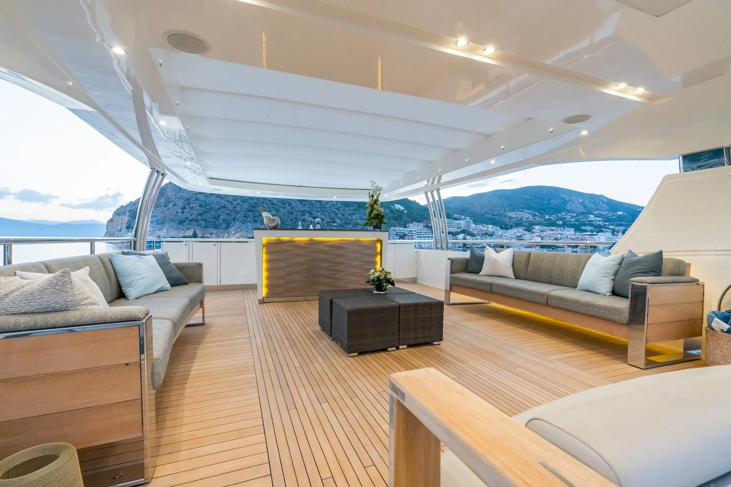 Princess Yachts 40m (photograph 5)