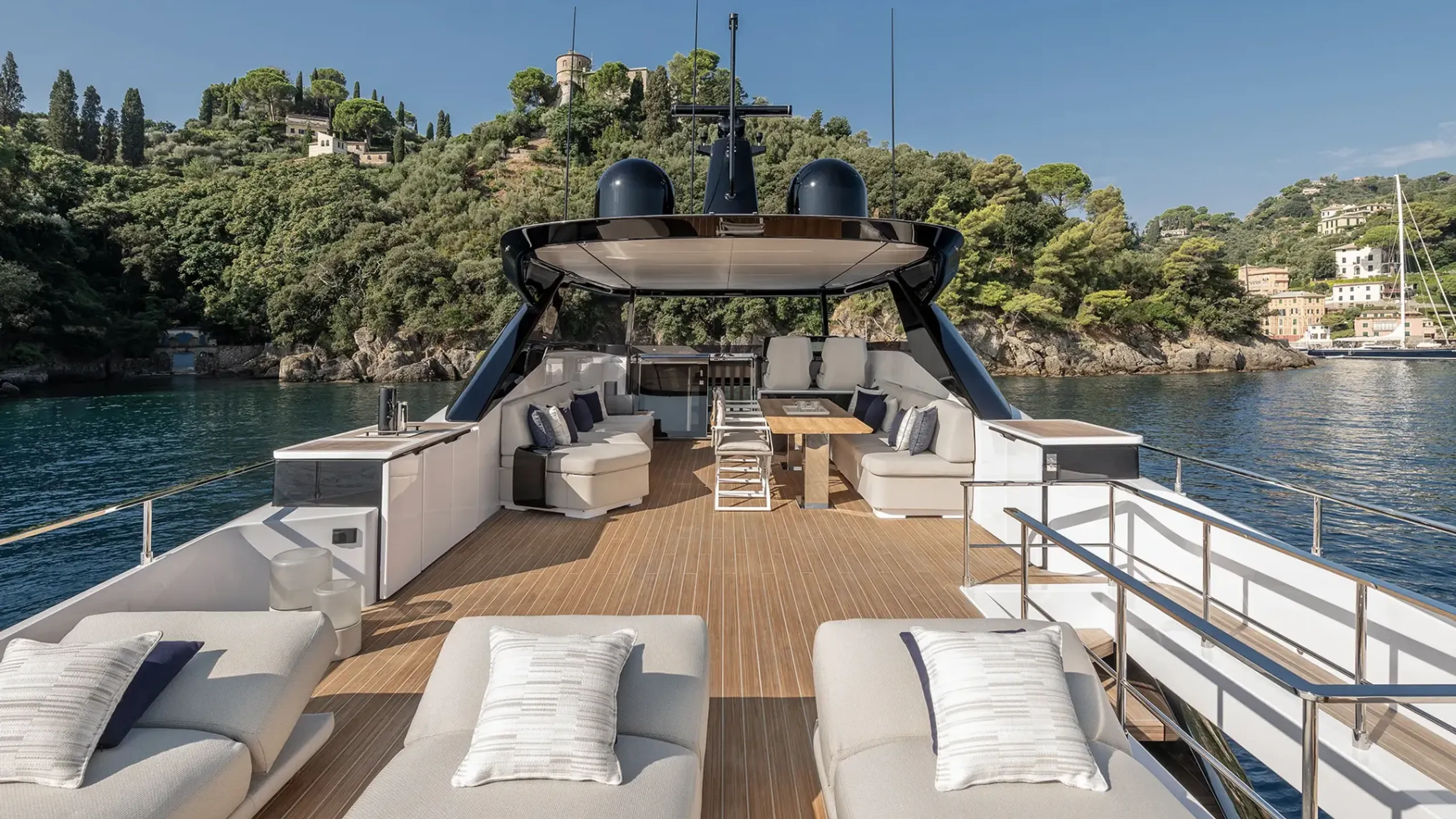 Ferretti 24m - Photograph 2