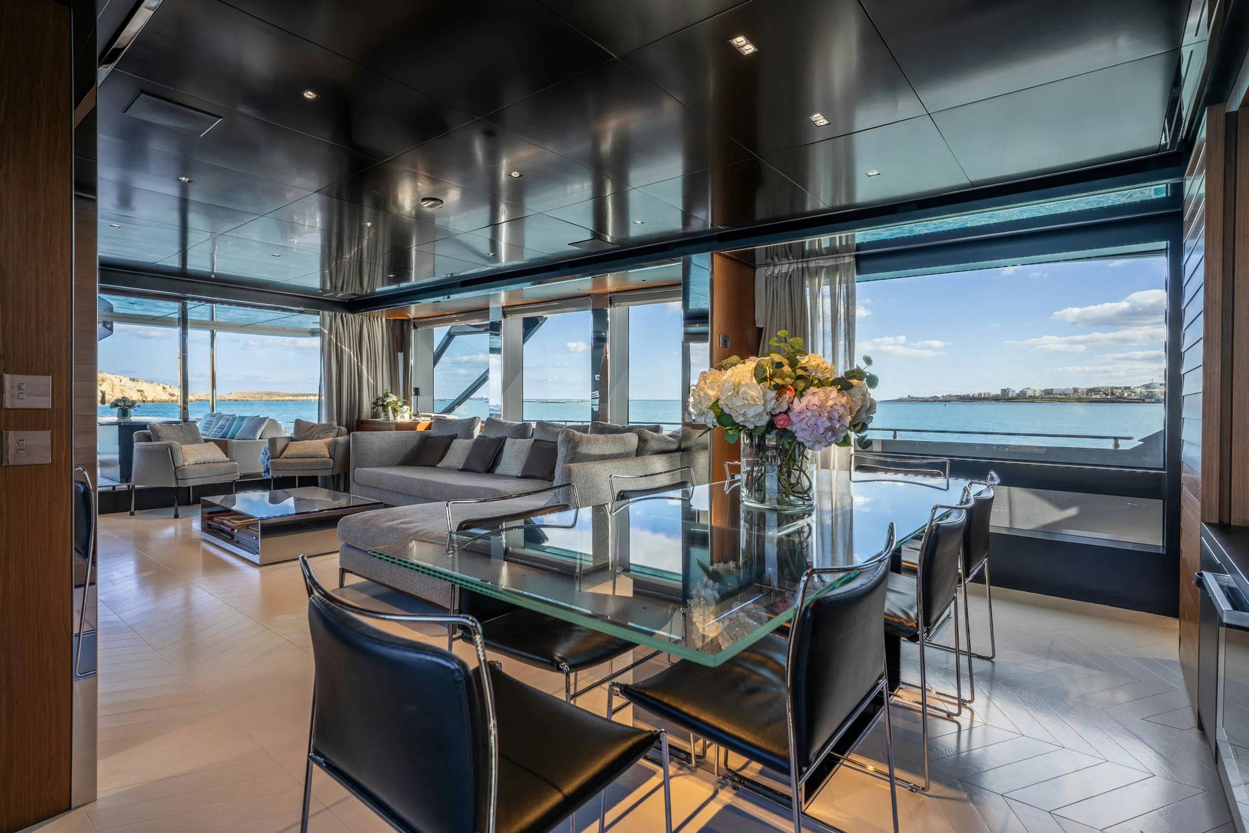 Riva 28m - Photograph 7