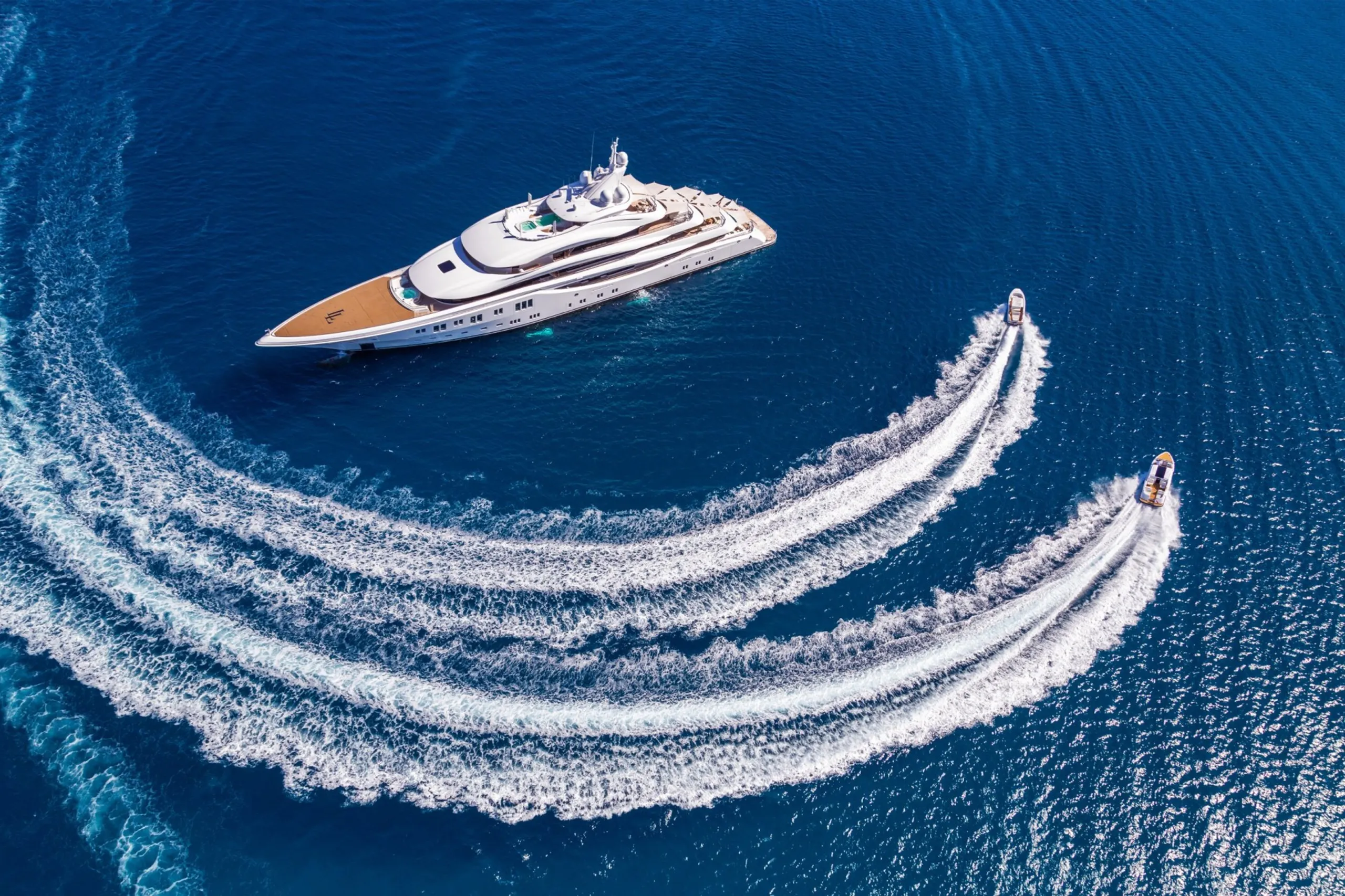 Lürssen 91m - Photograph 6