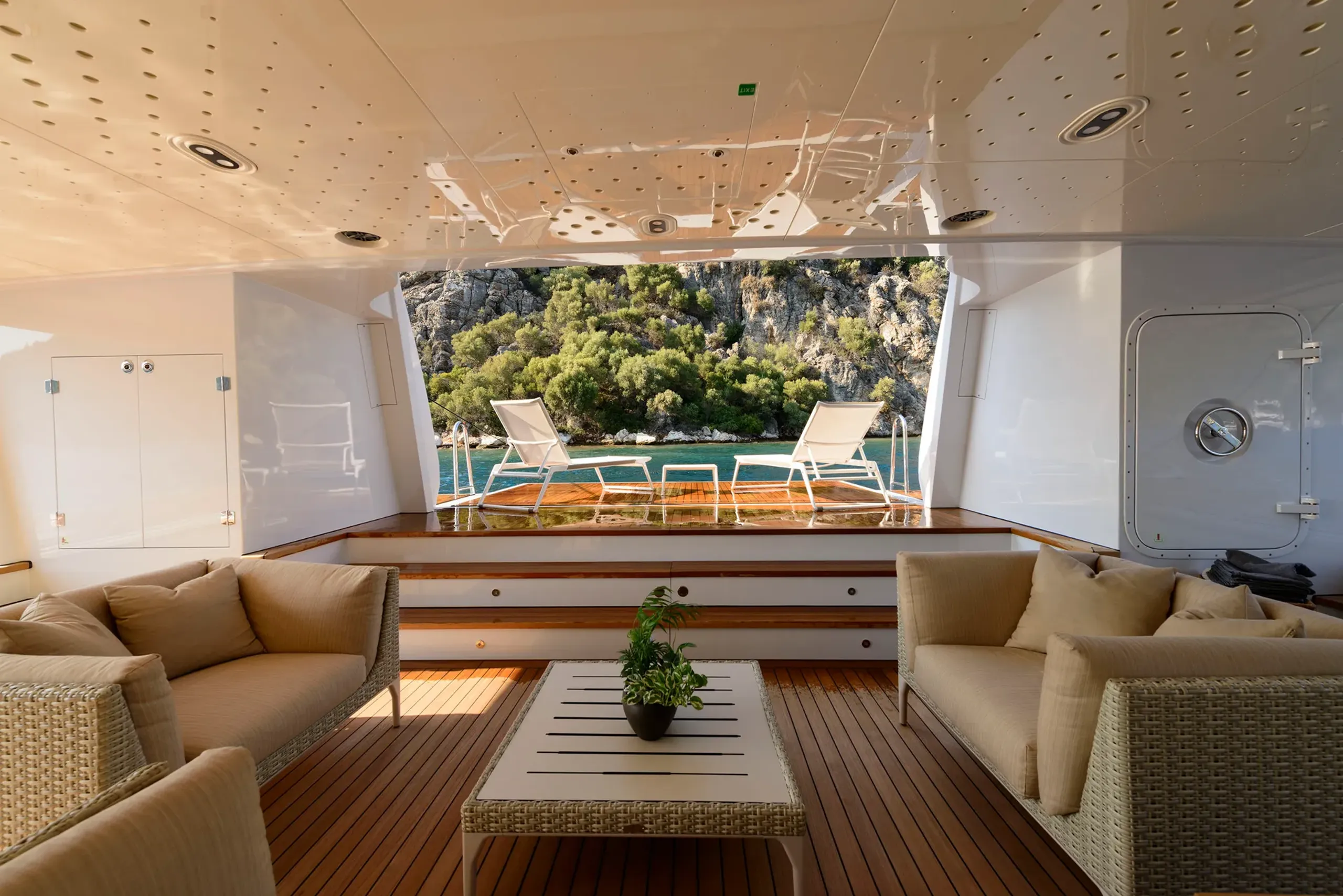 Mengi Yay Yachts 45.77m (photograph 6)