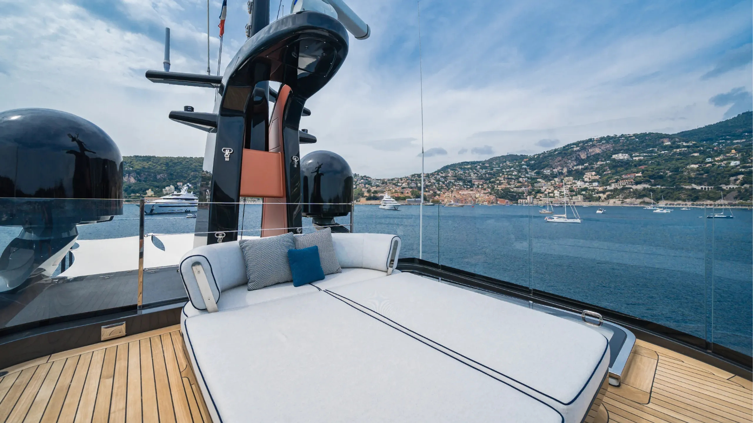 Benetti 36.9m (photograph 3)