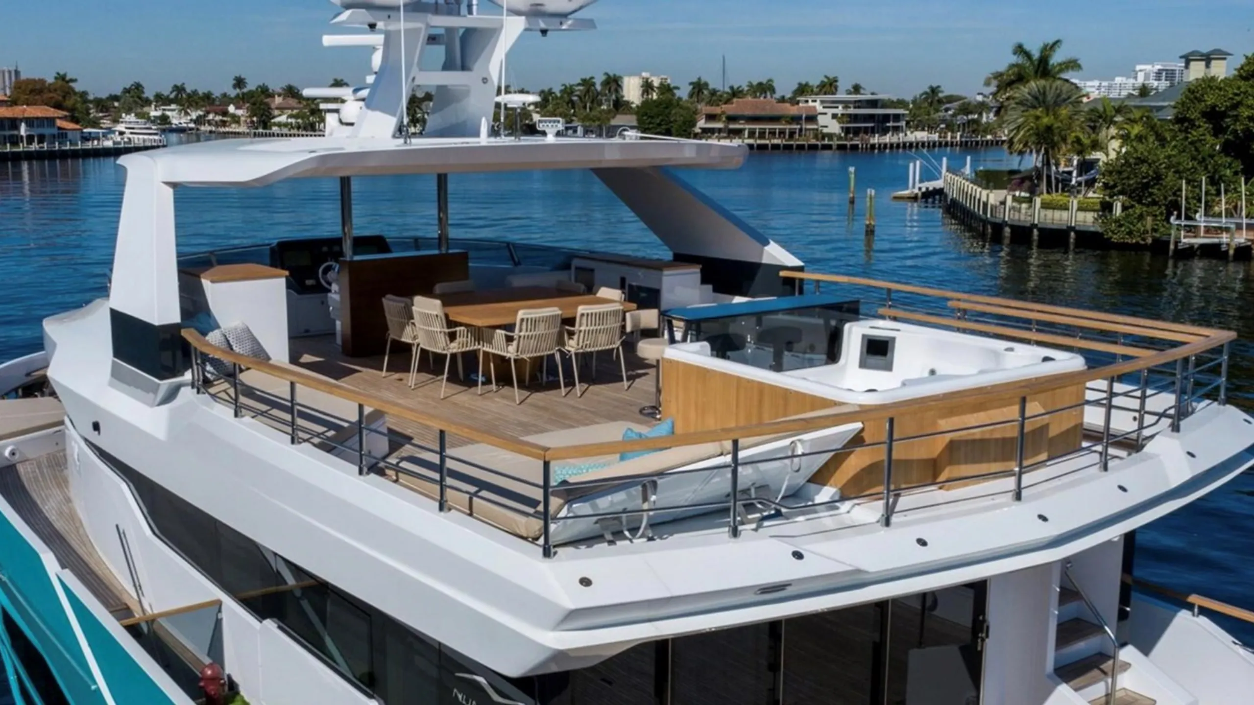 Numarine 33m - Photograph 6
