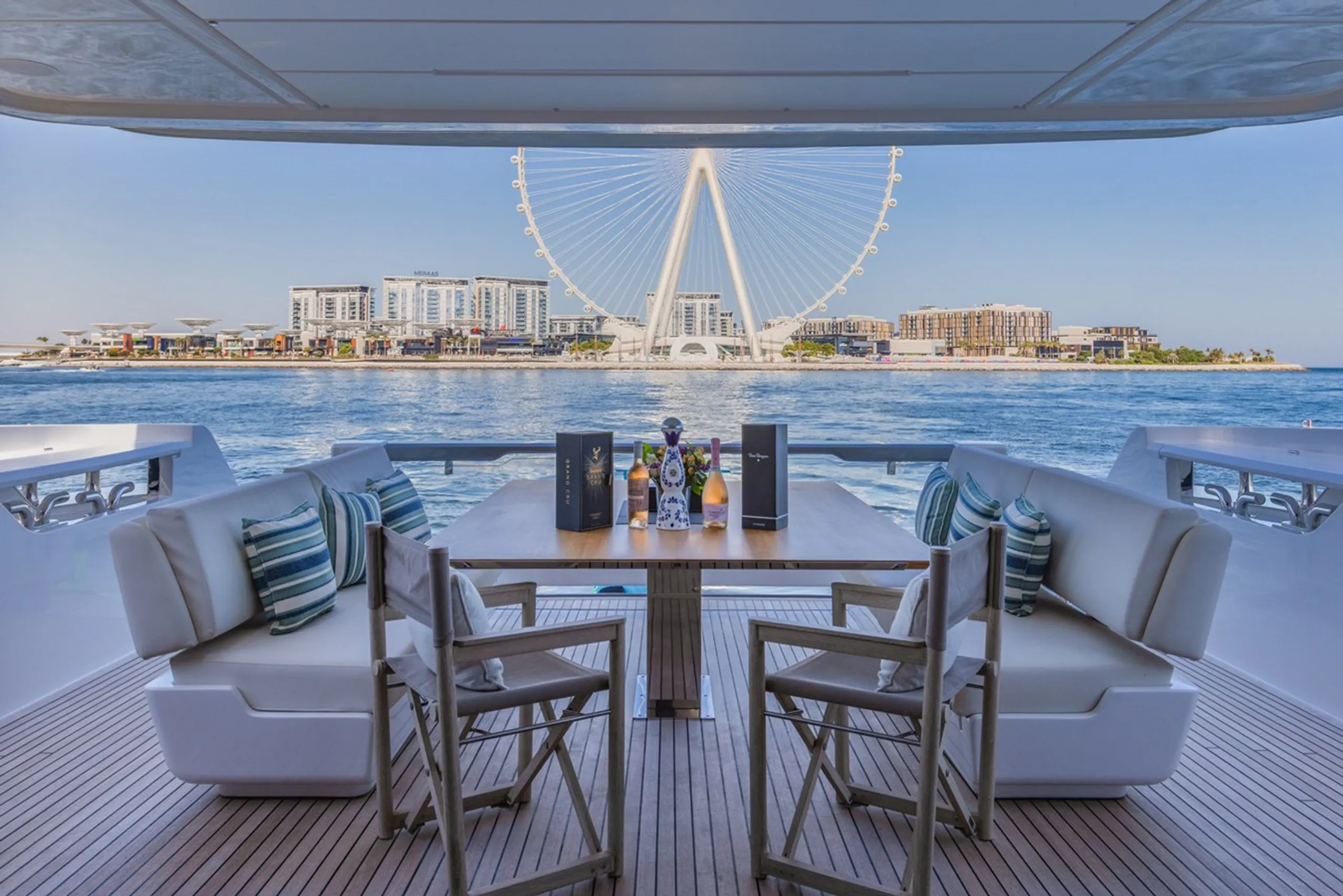 Ferretti 27m - Photograph 9