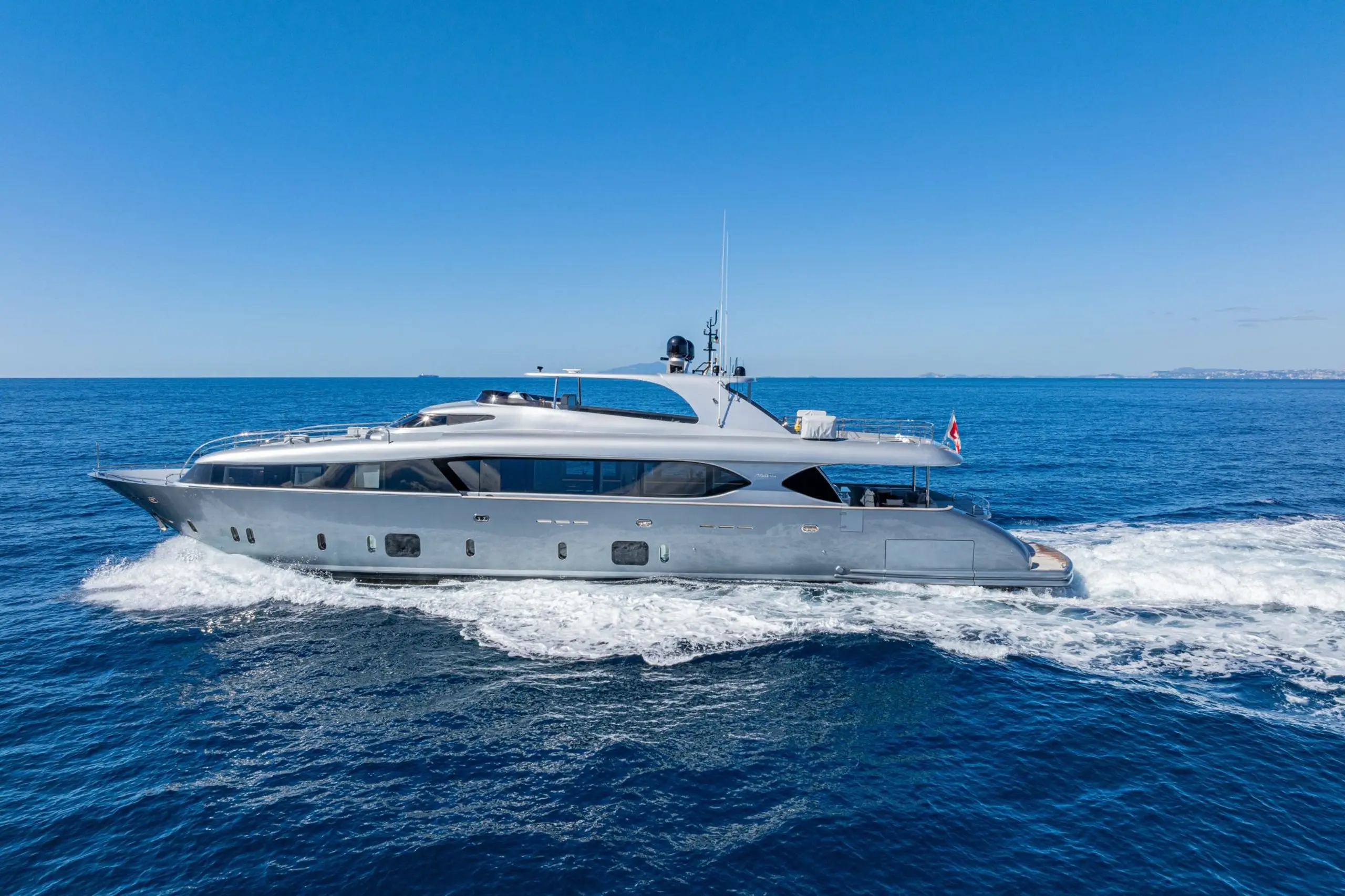 Maiora 36-metre at anchor