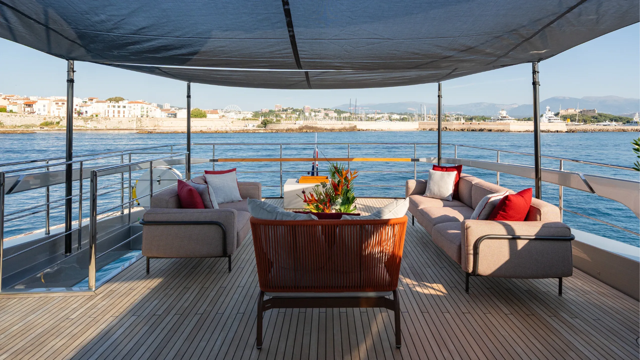 Riva 33.53m (photograph 6)