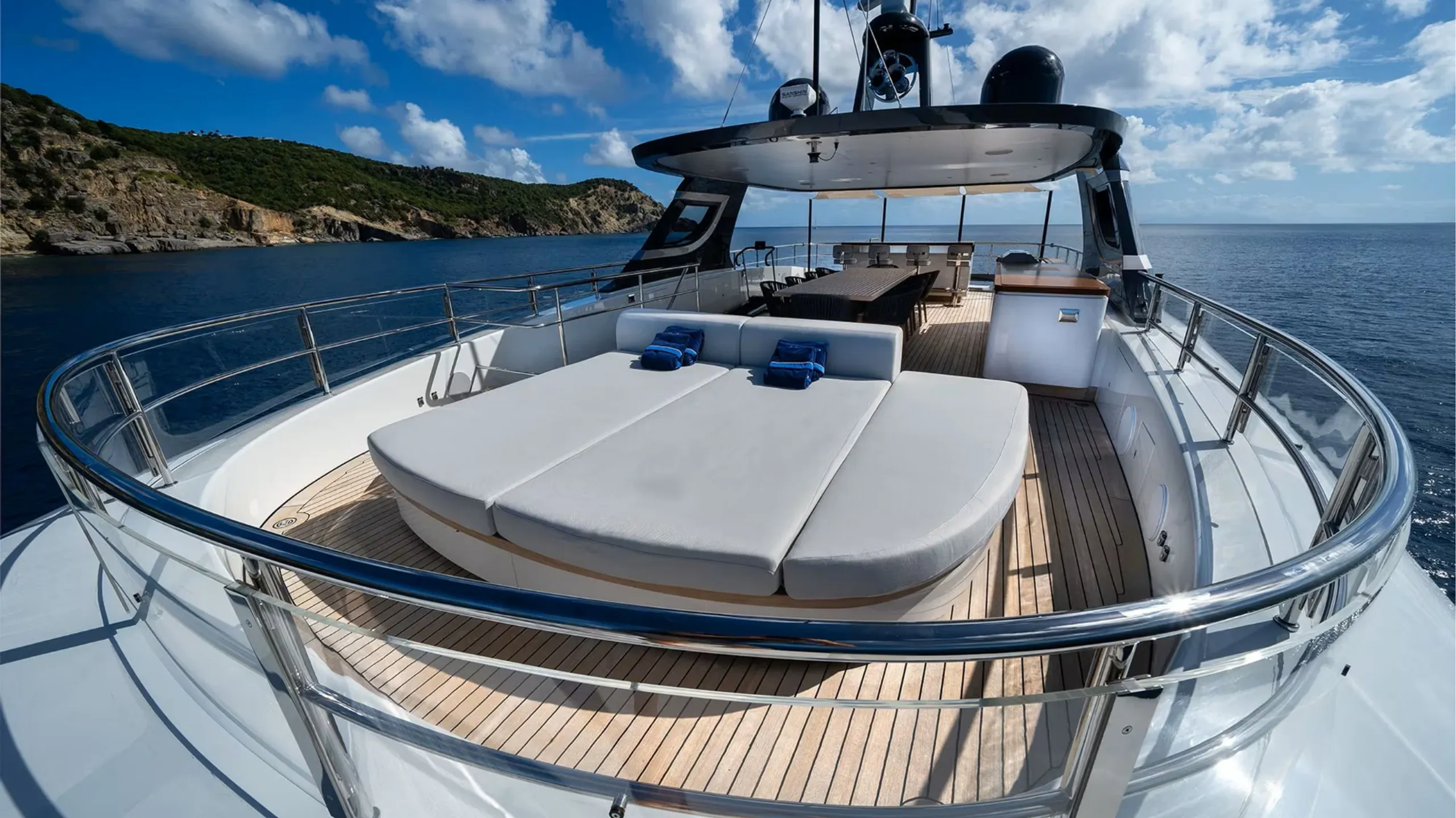 Benetti 34.36m (photograph 1)