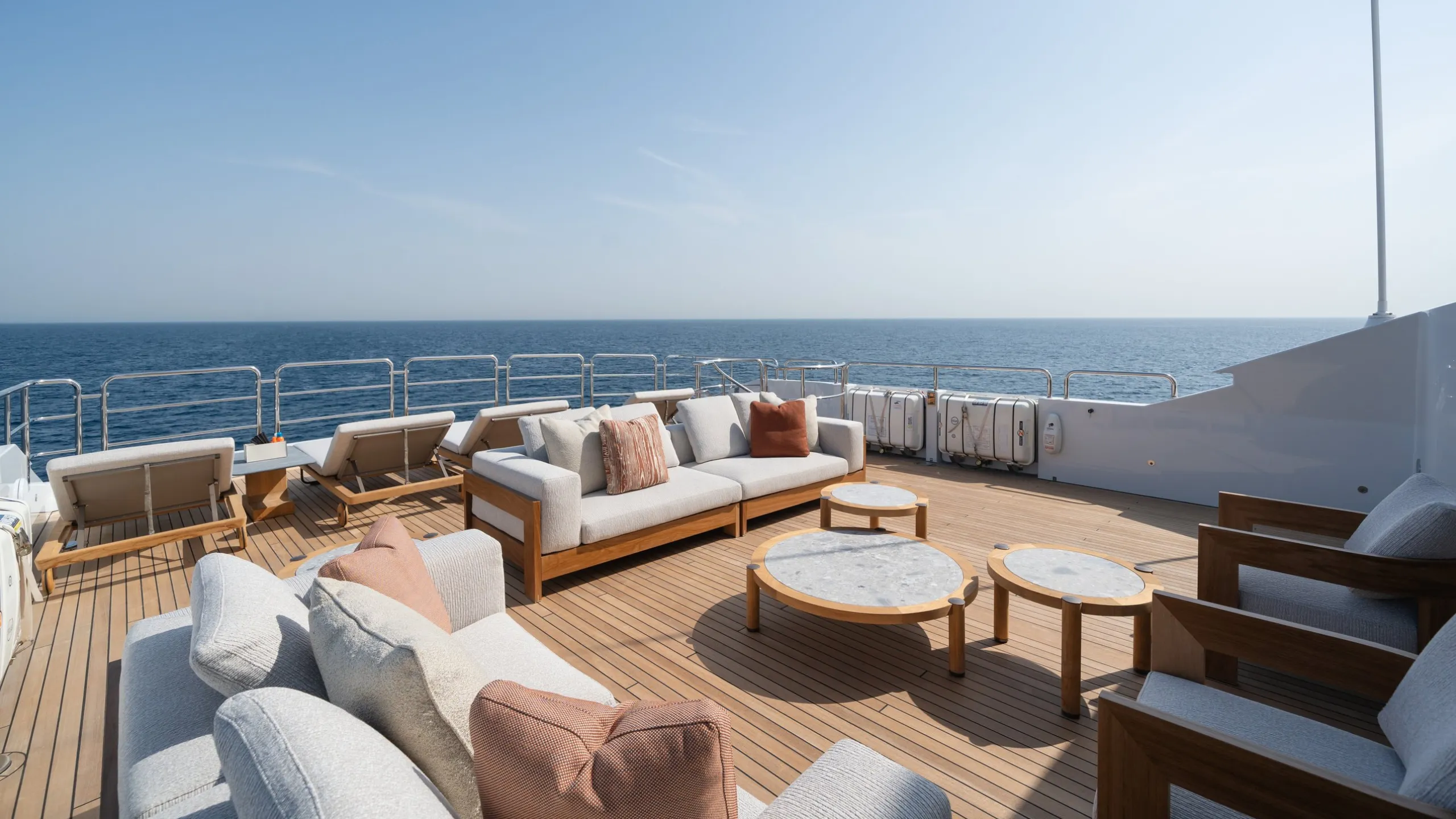 Benetti 49.88m (photograph 5)