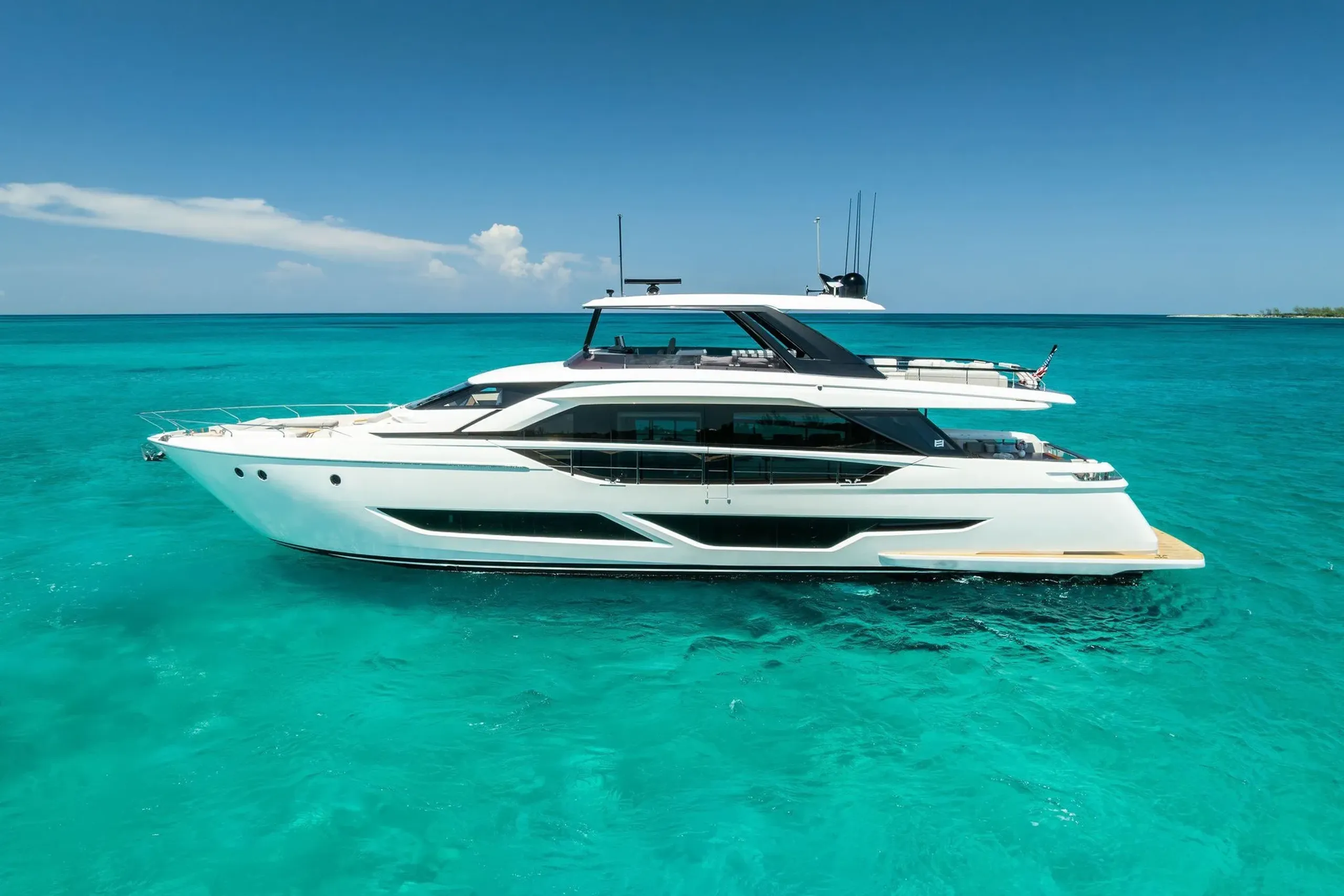 Ferretti 26m - Photograph 3
