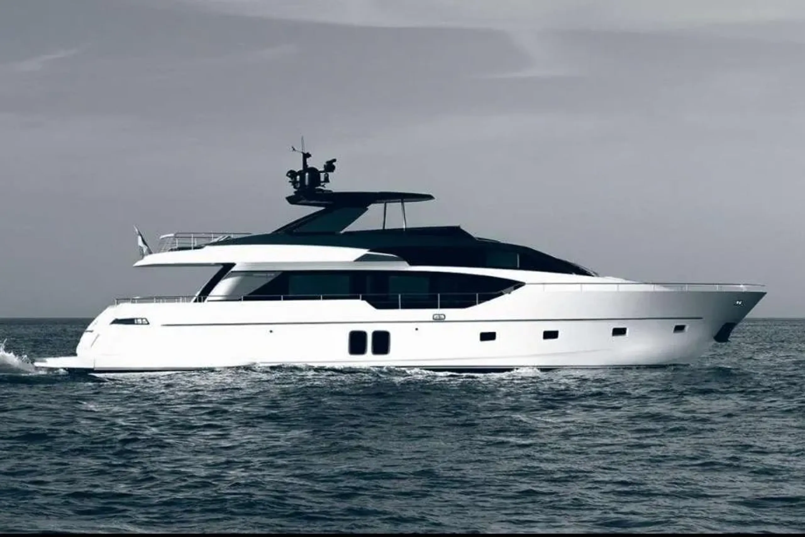 Sanlorenzo 27m - Photograph 1