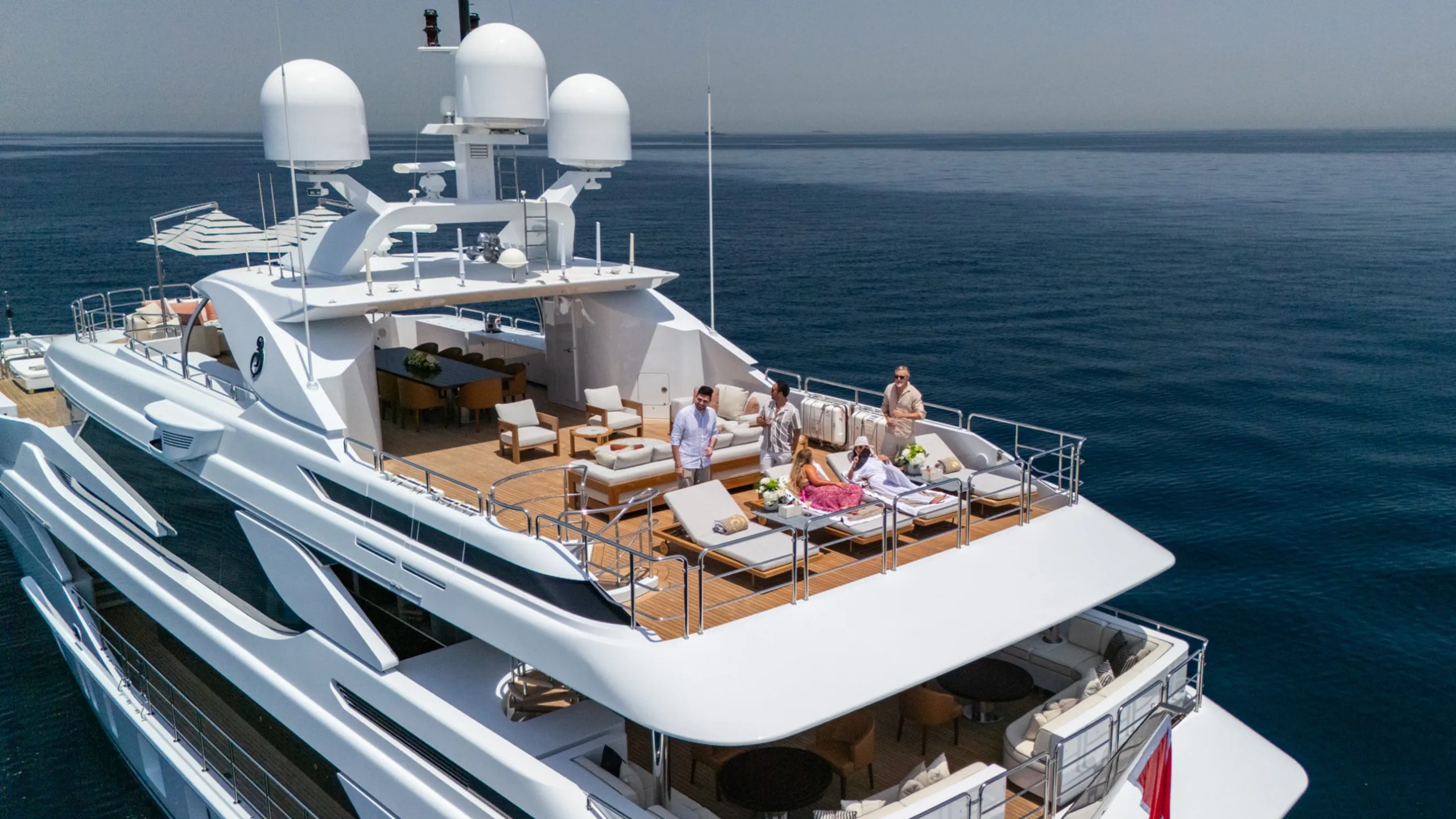 Benetti 49.88m (photograph 1)