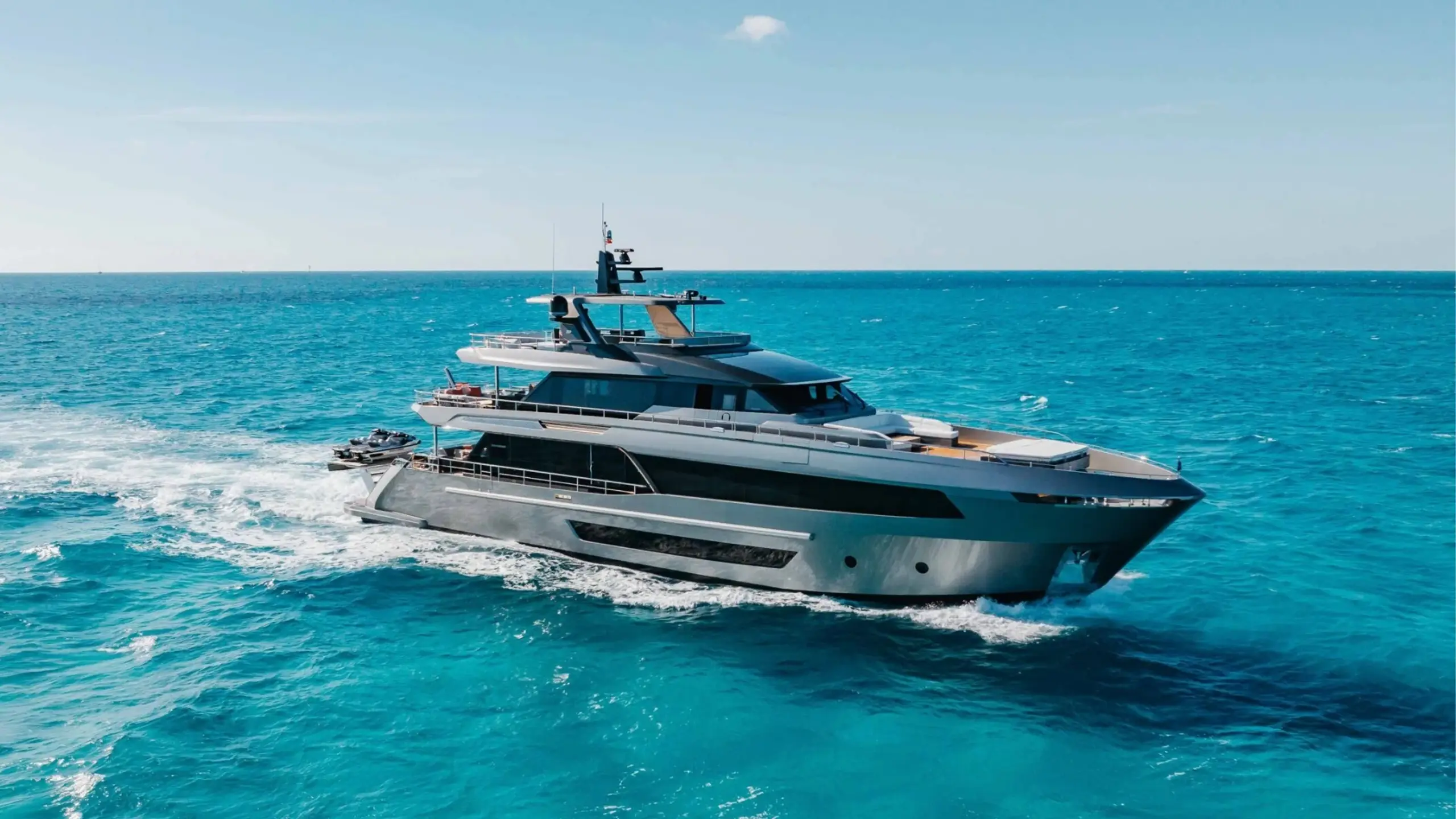Ocean Alexander 35-metre at anchor