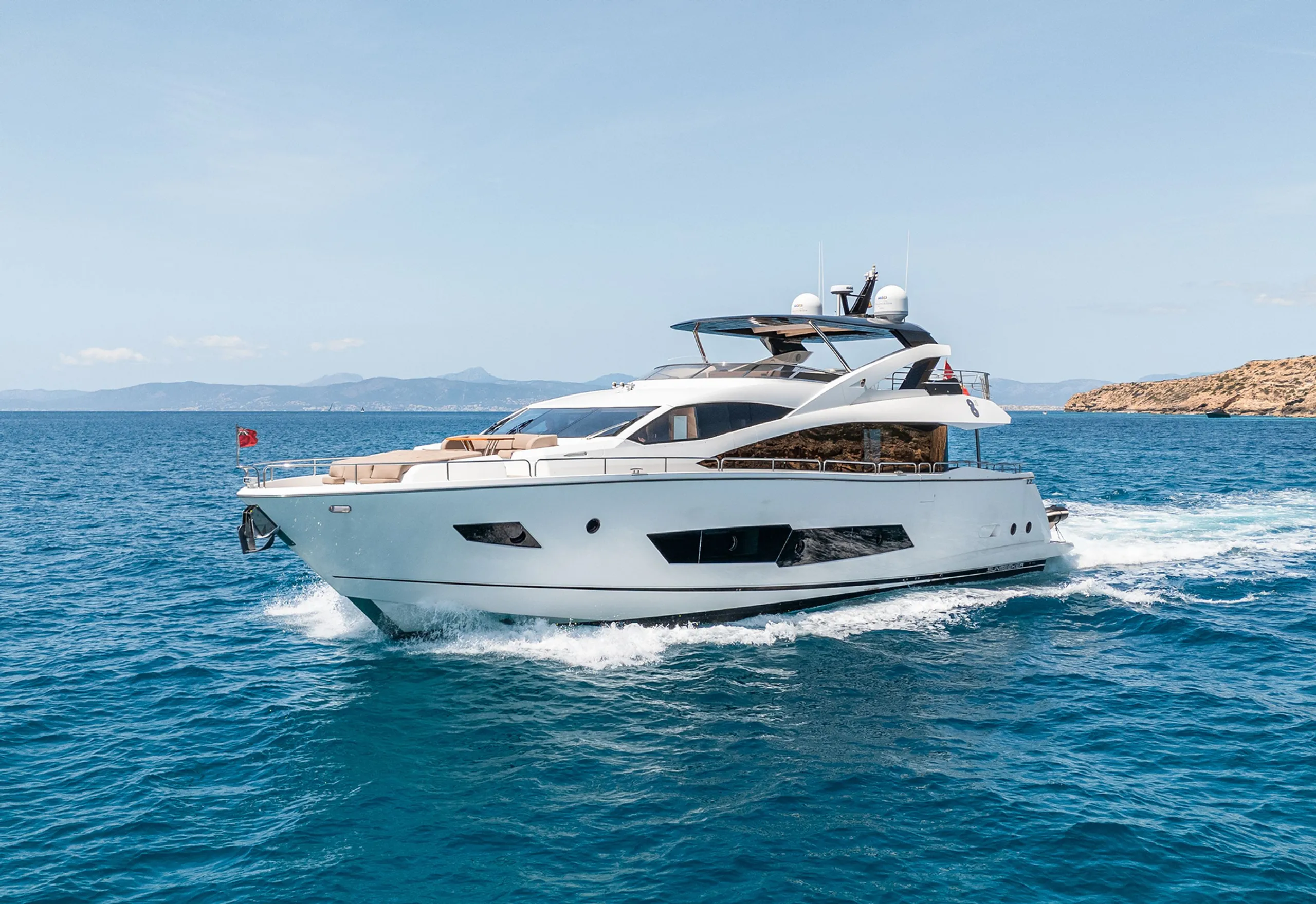 Sunseeker 26m - Photograph 1