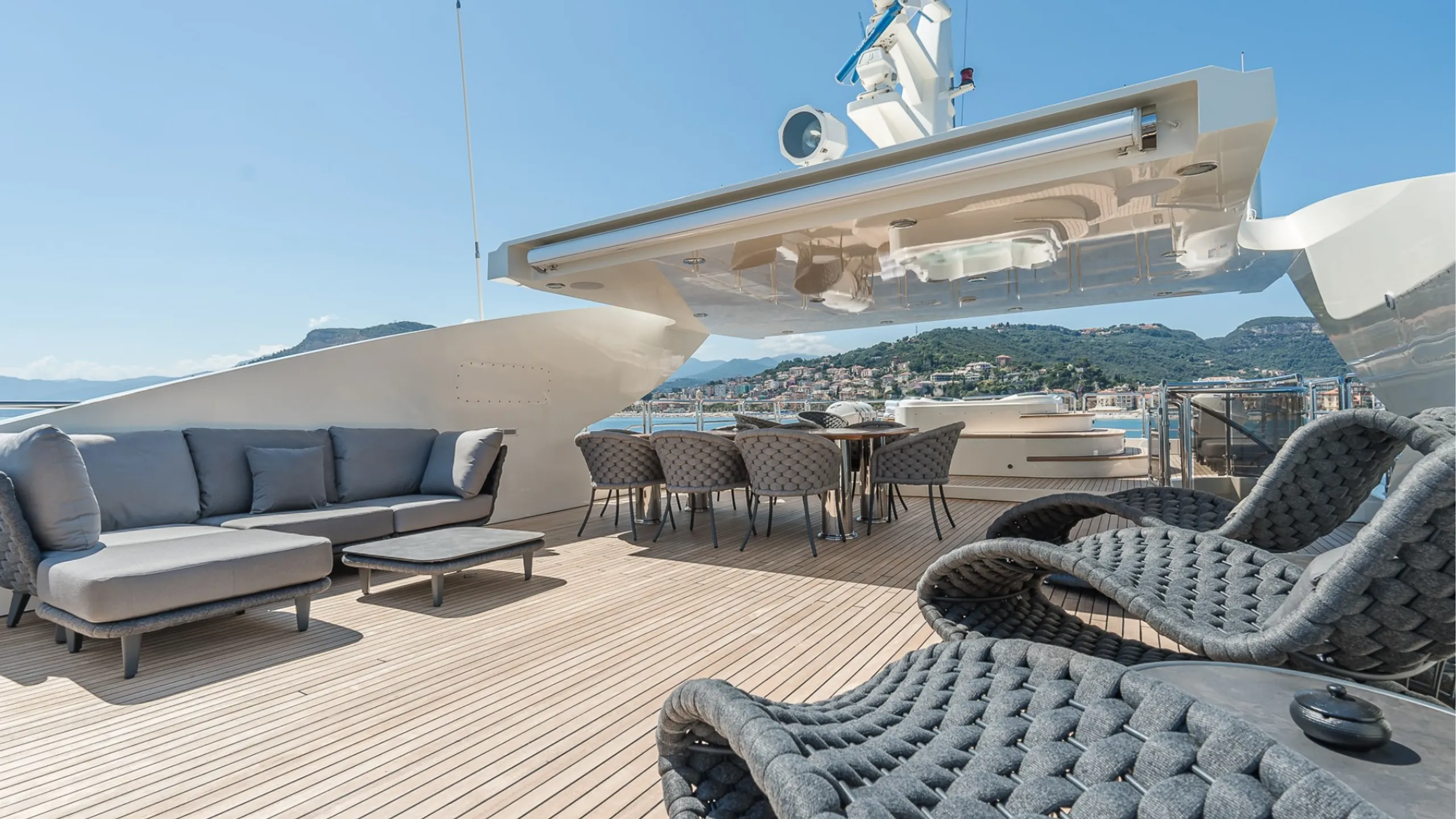 Astondoa 45.5m (photograph 8)