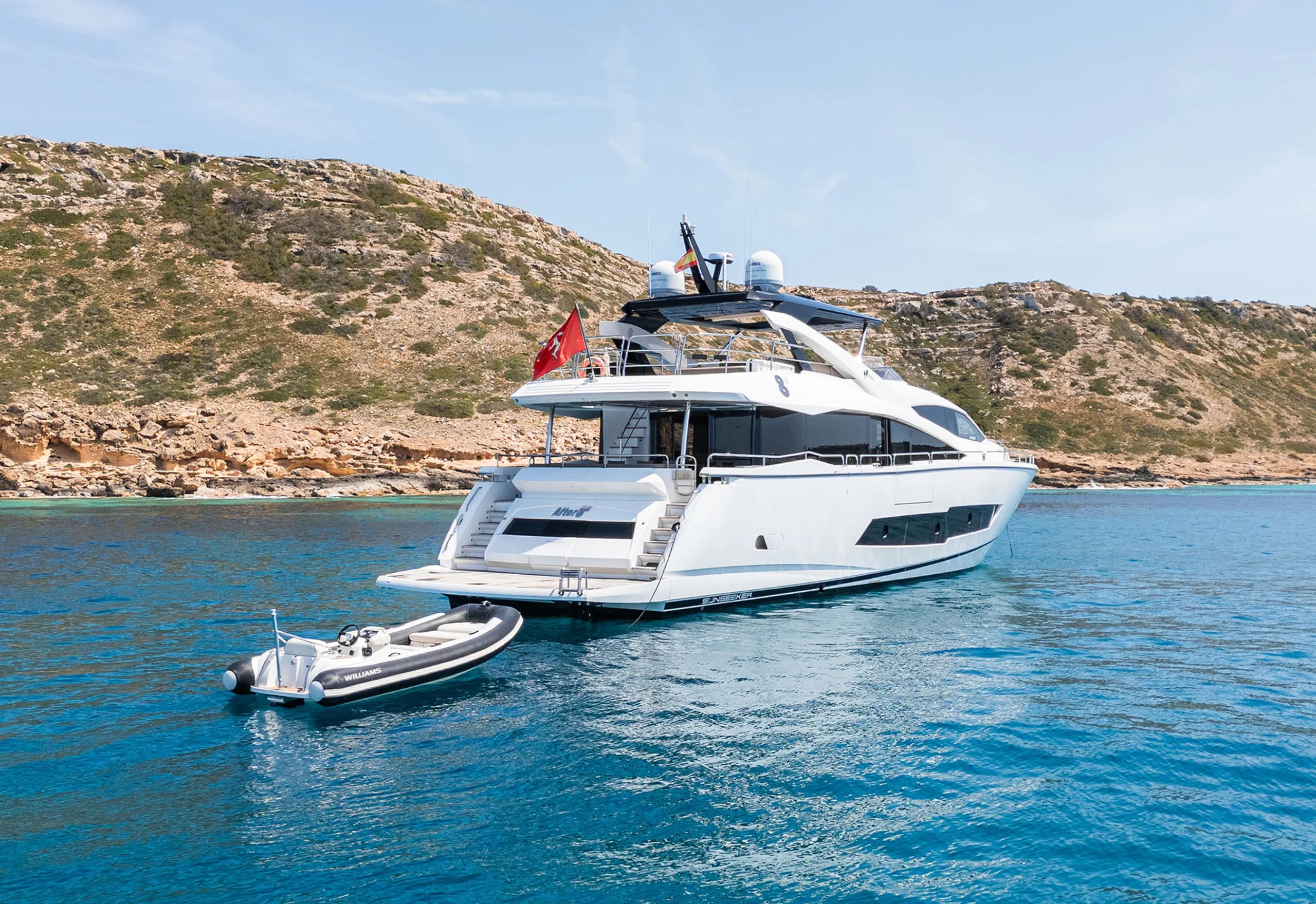 Sunseeker 26m - Photograph 4