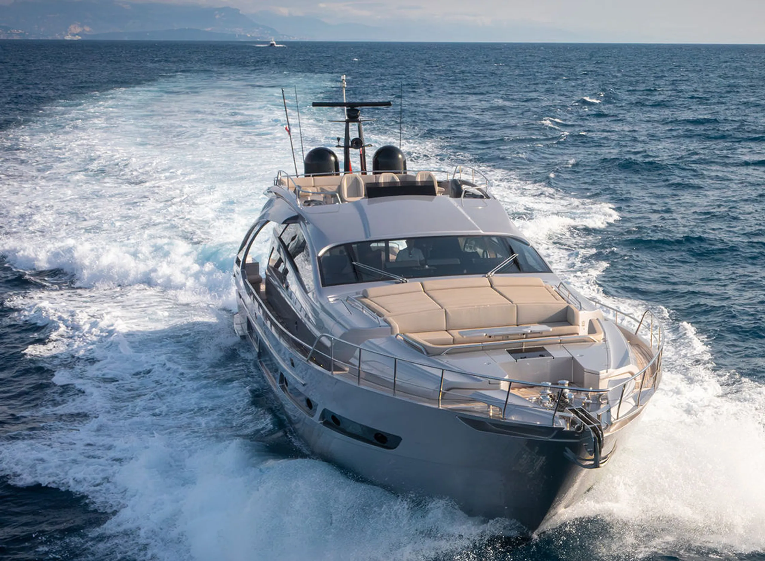 Pershing 28m - Photograph 4