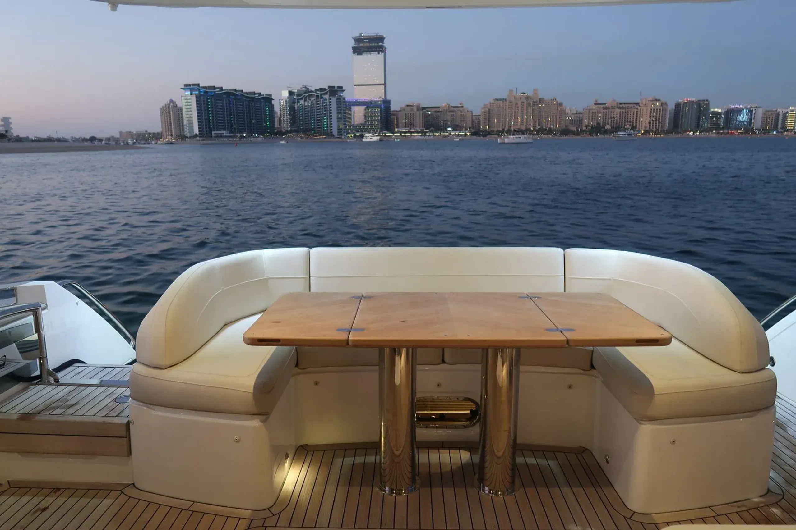 Princess Yachts 18m - Photograph 4