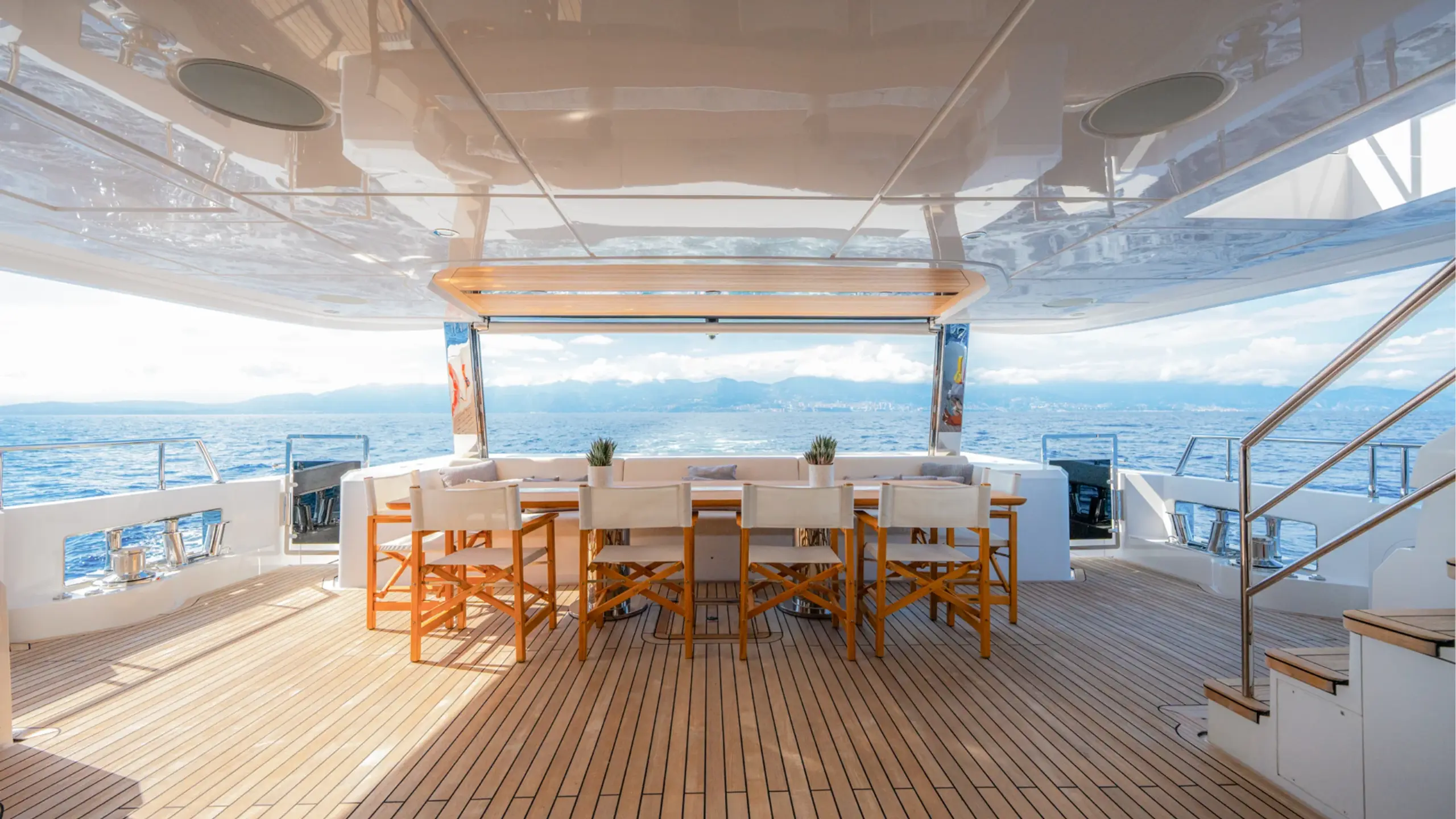 Gulf Craft - 37m — photograph 9