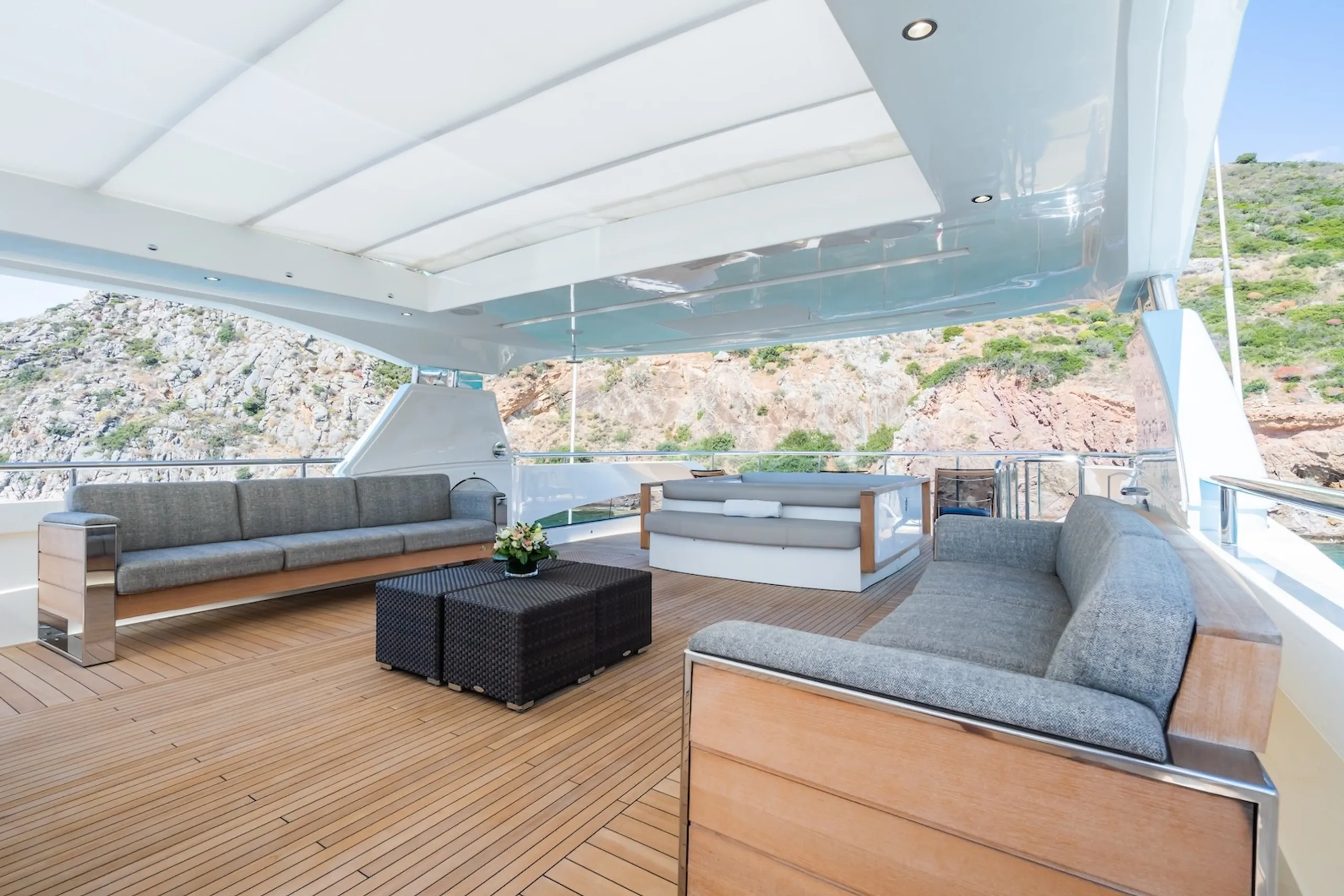 Princess Yachts 40m (photograph 3)