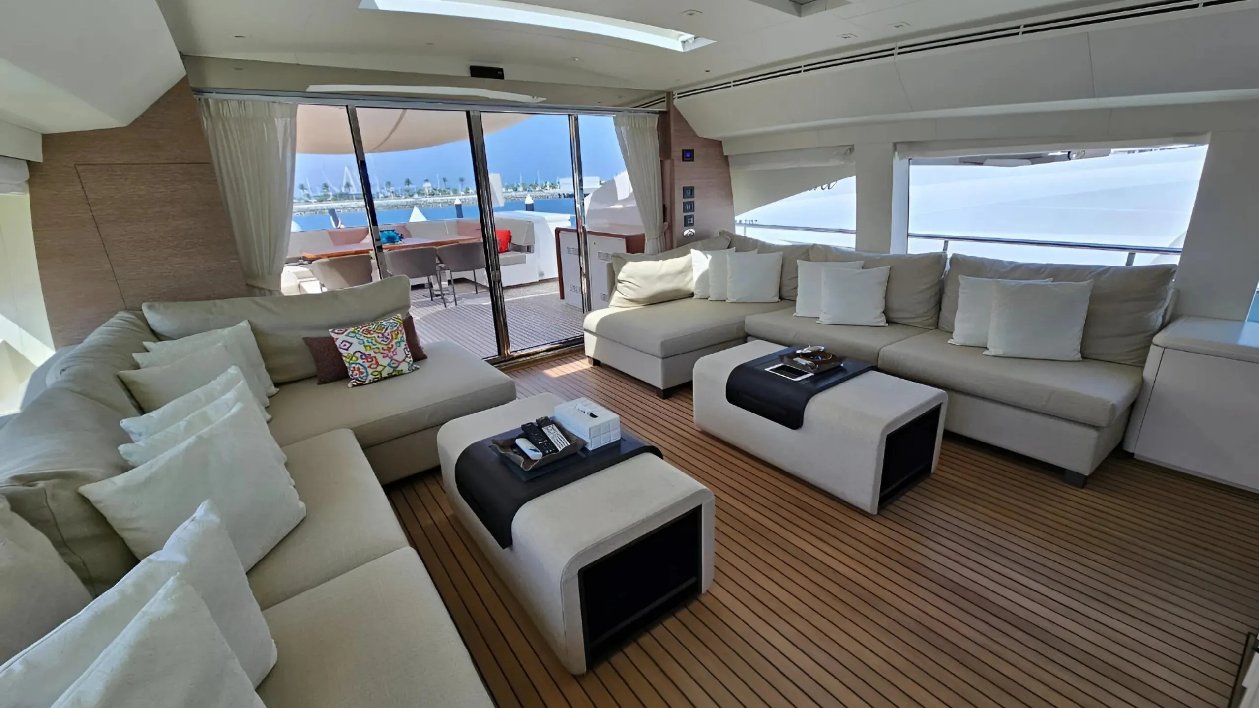 Astondoa 33m - Photograph 8